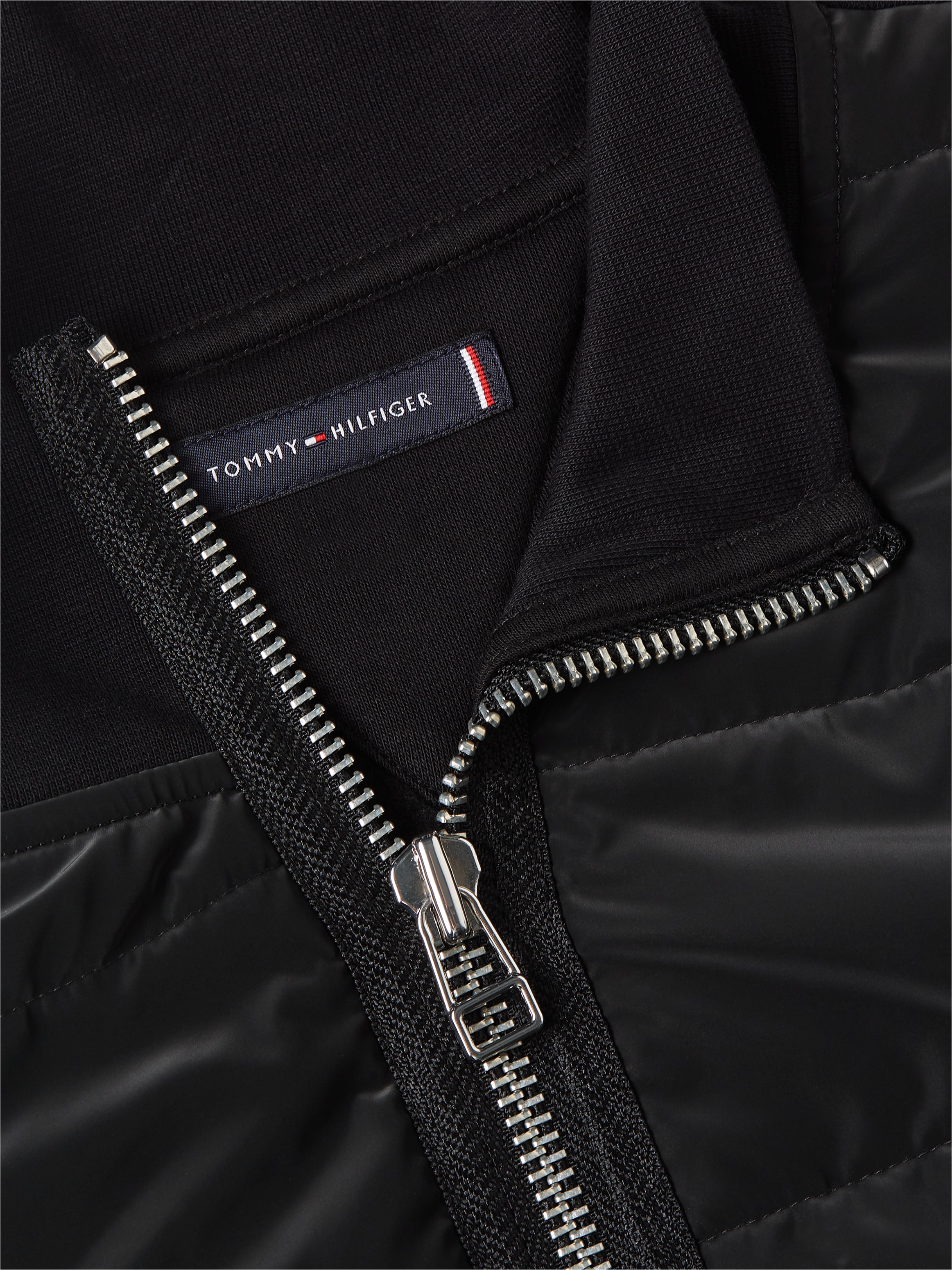 Tommy Hilfiger Sweatjacke »MIX MEDIA ZIP THRU STAND CLR«, mit gestreiftem Innenkragen