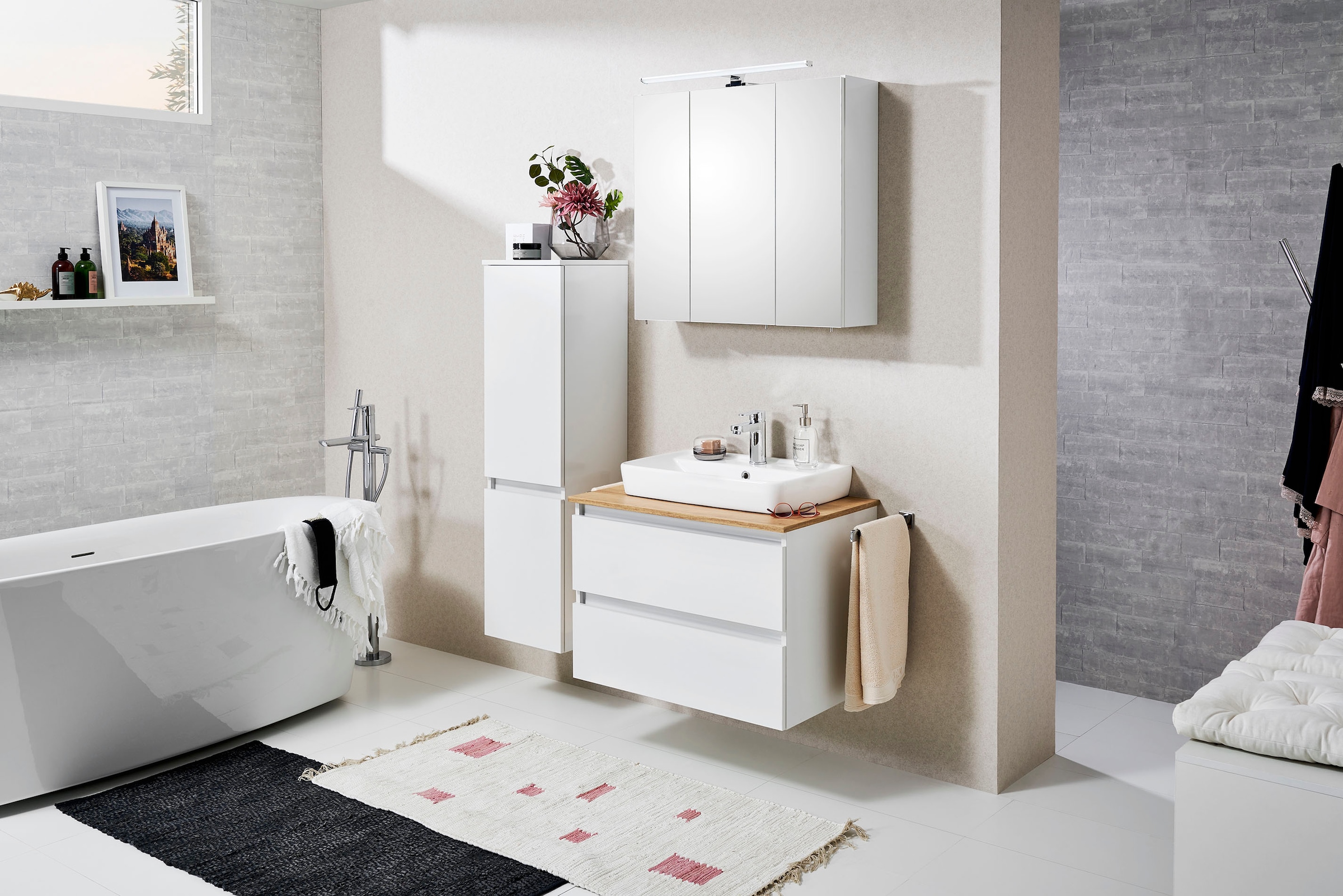 Saphir Badmöbel-Set »Quickset 360 2-teilig, Keramik-Aufsatzbecken mit LED-Spiegelschrank«, (2 St.), Waschtischplatte, 78 cm breit, Weiß Glanz, 3 Türen, 2 Schubladen