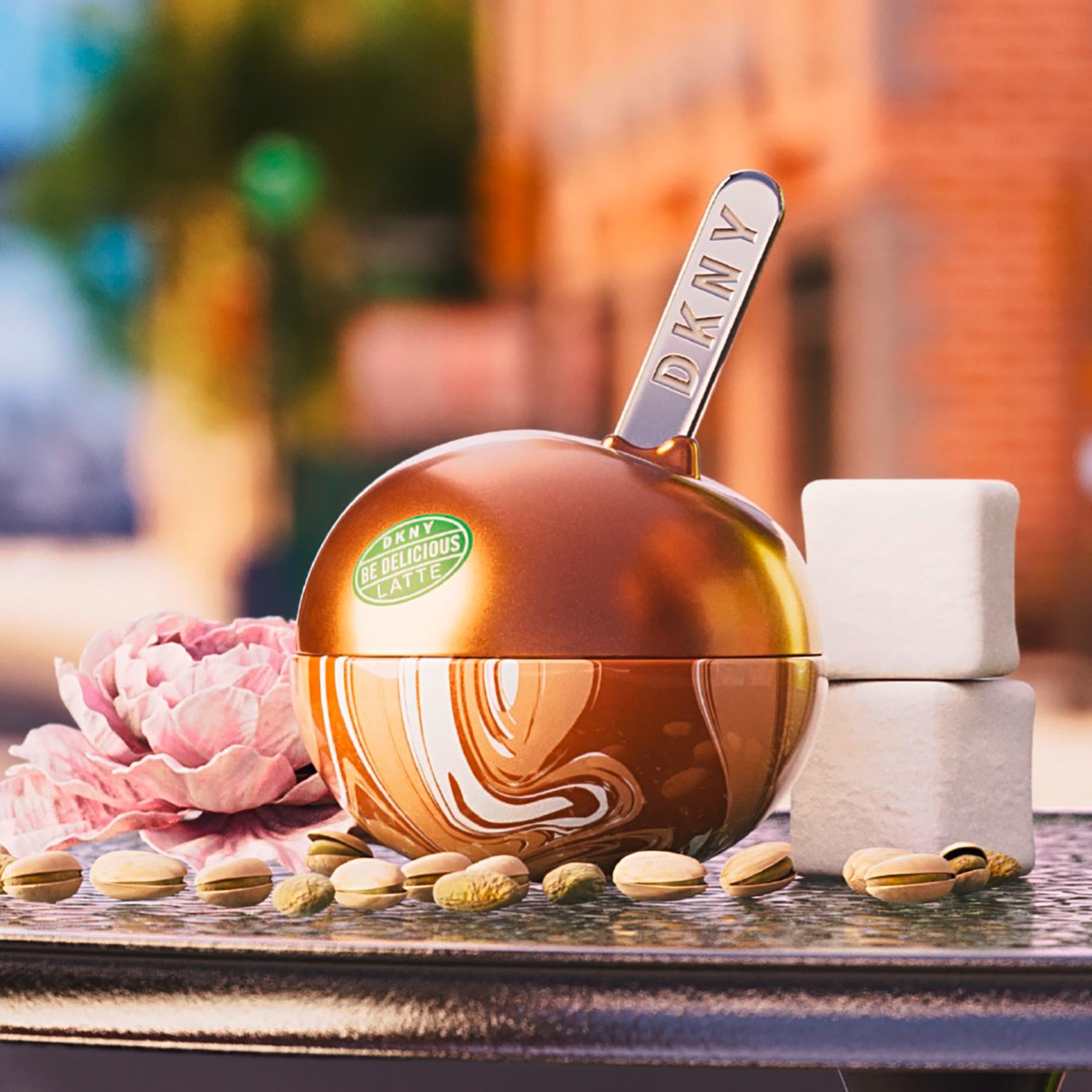 DKNY Eau de Parfum »BE DELICIOUS PISTACHIO LATTE EDP« floriental-gourmand Duftcharakter, mit Pistazie, Bergamotte und Orange