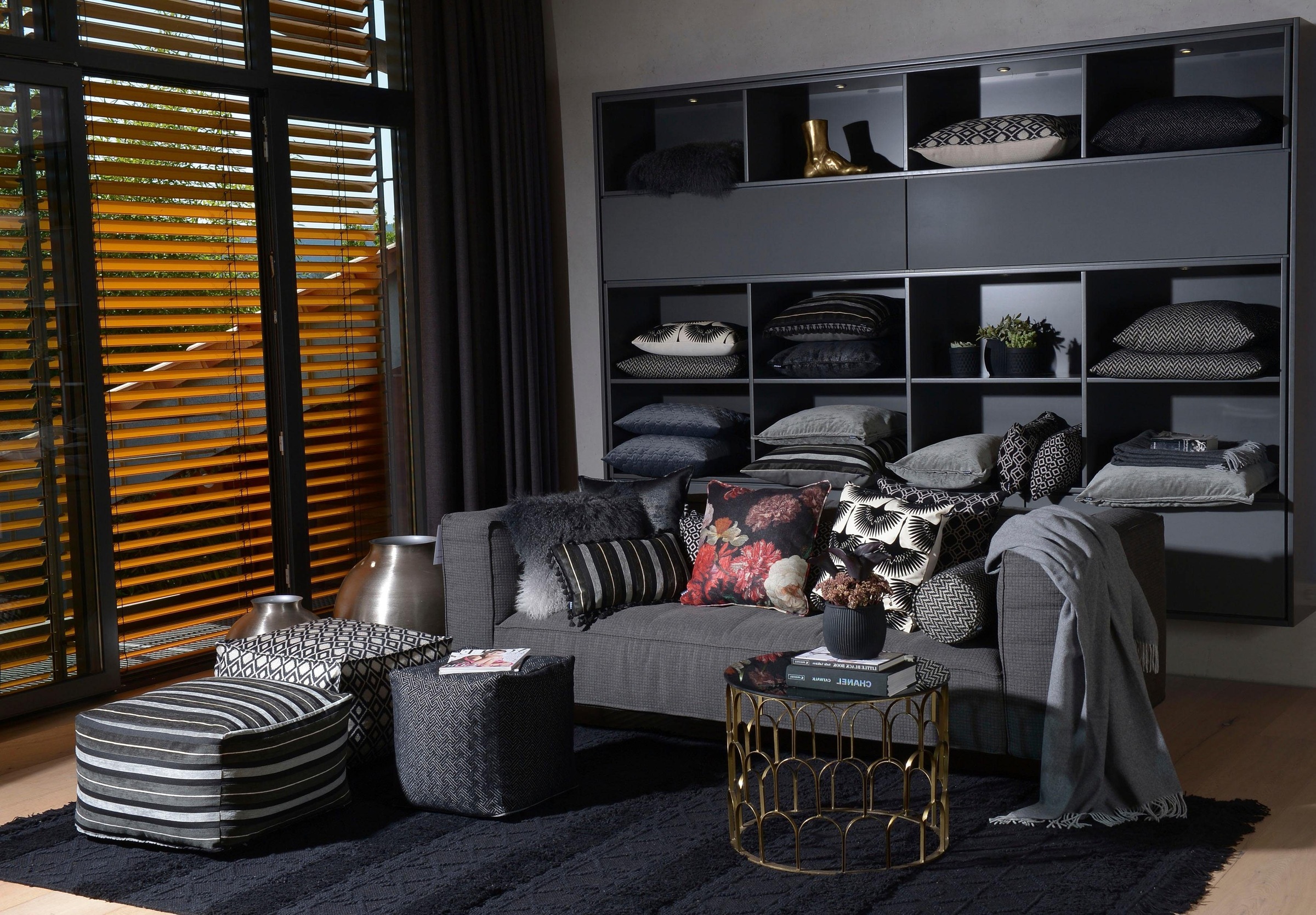 H.O.C.K. Dekokissen »Black Swan« mit schicken Schwanenmotiven, Wendekissenhülle mit Füllung, 1 Stück