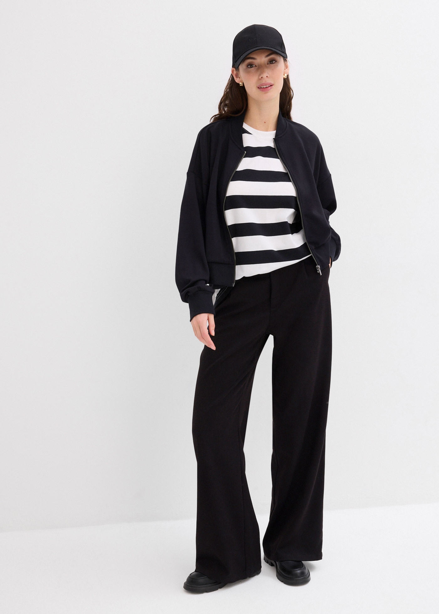 bonprix Blouson ohne Kapuze aus Sweatware mit Stehkragen und Eingriffstaschen