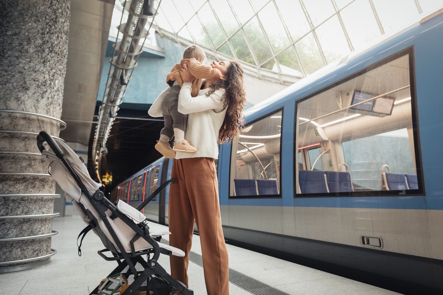 Hauck Kinder-Buggy »Travel N Care, Simba grey«, 25 kg, leicht; bis 22 kg belastbar; inkl. Schulter-Tragegrut