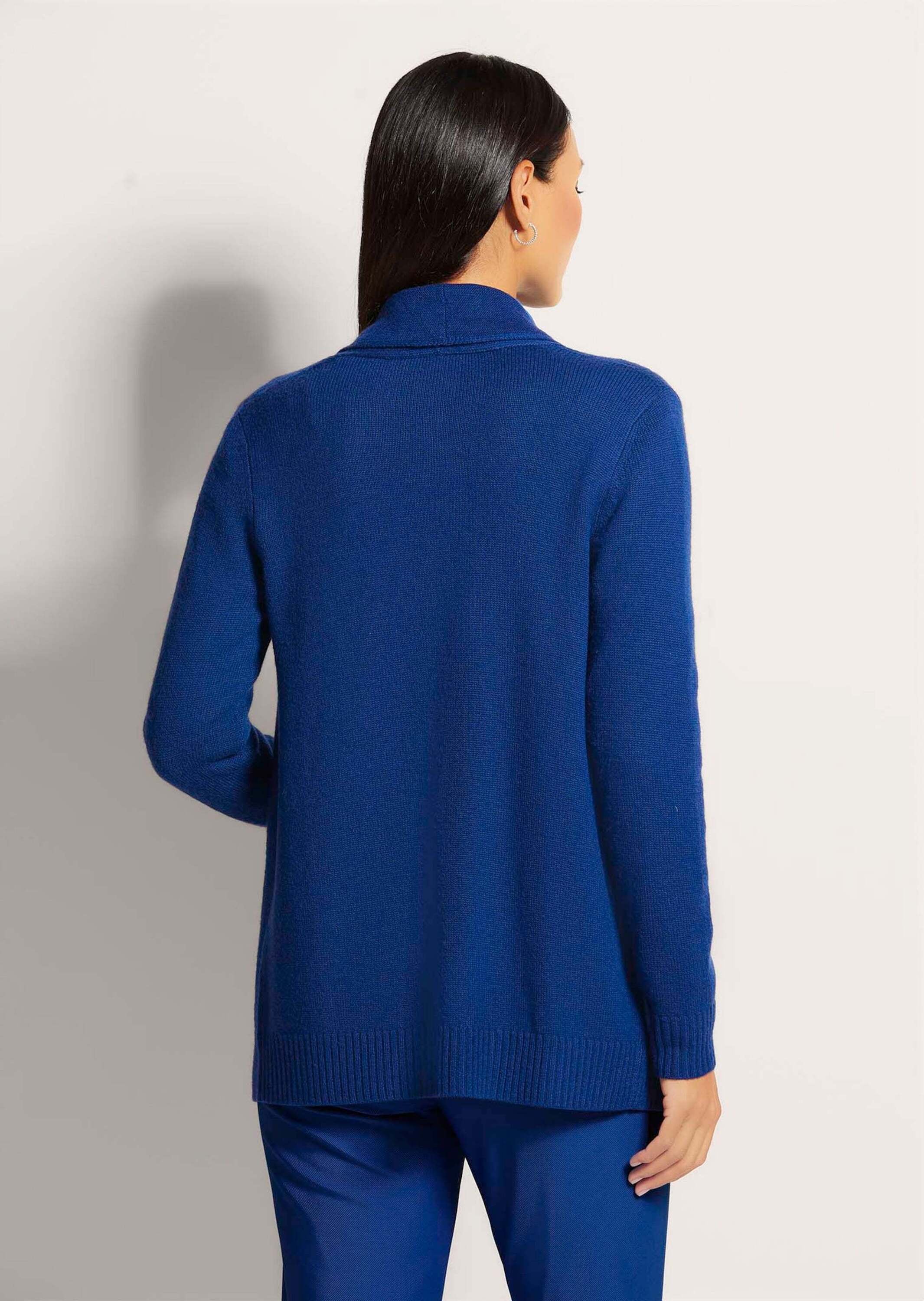 MADELEINE Strickjacke »Strickjacke Verkürzte Schurwolljacke mit Stehkragen«