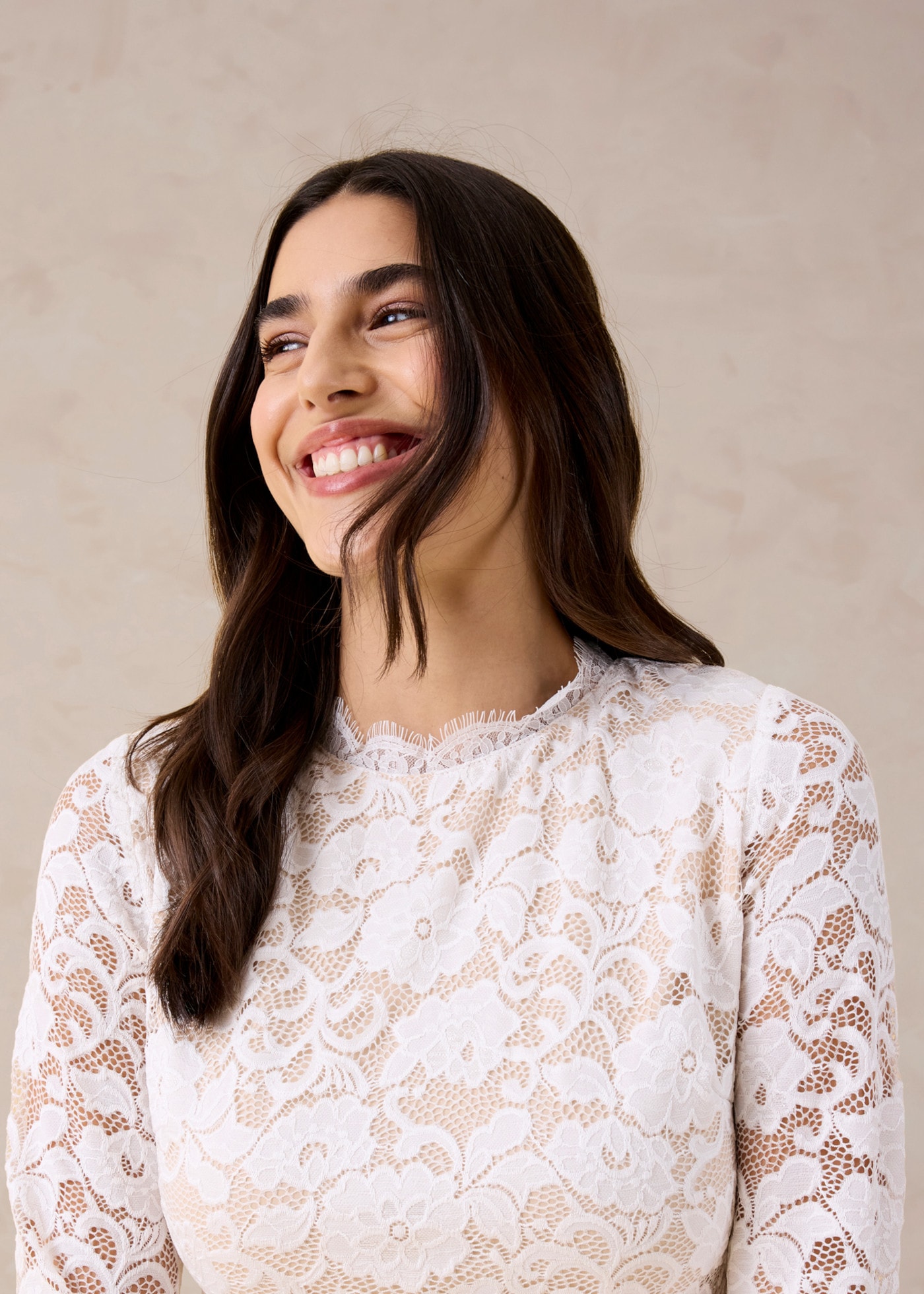 bonprix Langarmshirt mit romantischem Blumenmuster, schmale Passform