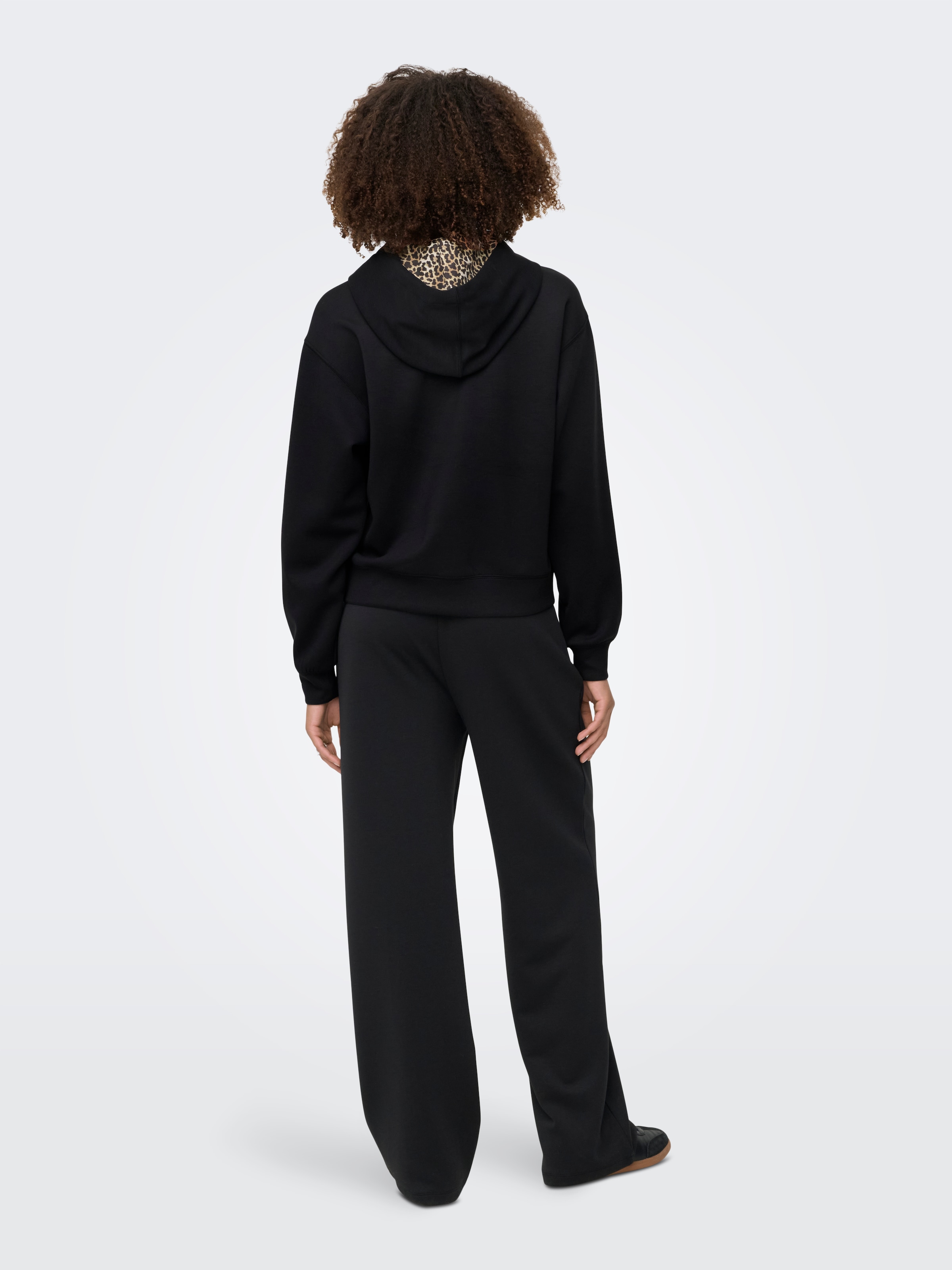 ONLY Kapuzensweatshirt »ONLALINA LIFE LEO DETAIL HOOD BOX SWT«
