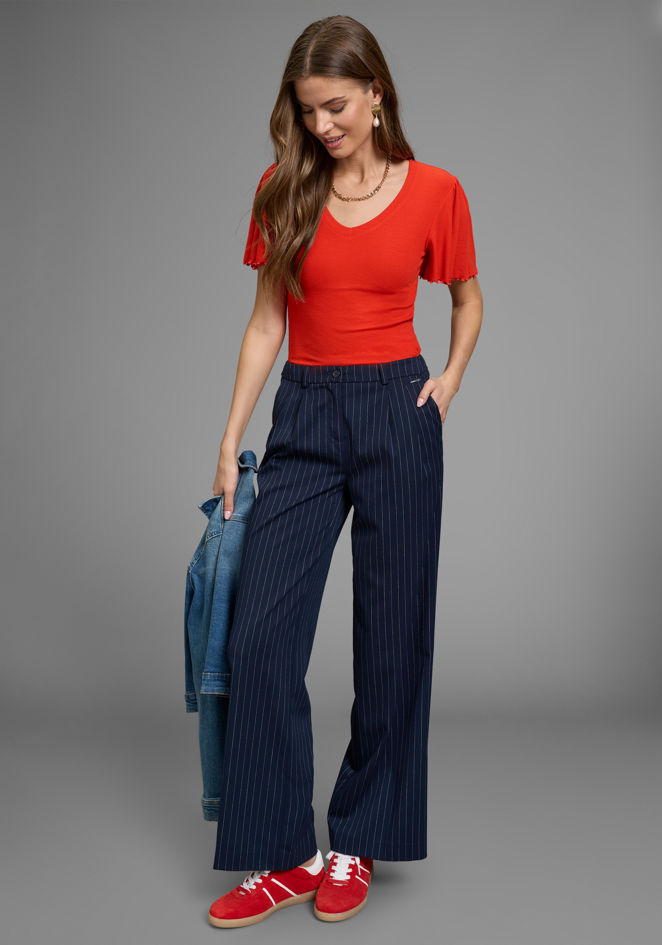 Laura Scott V-Shirt mit Flügelärmeln, sehr figurbetonte Passform, Rippstruktur