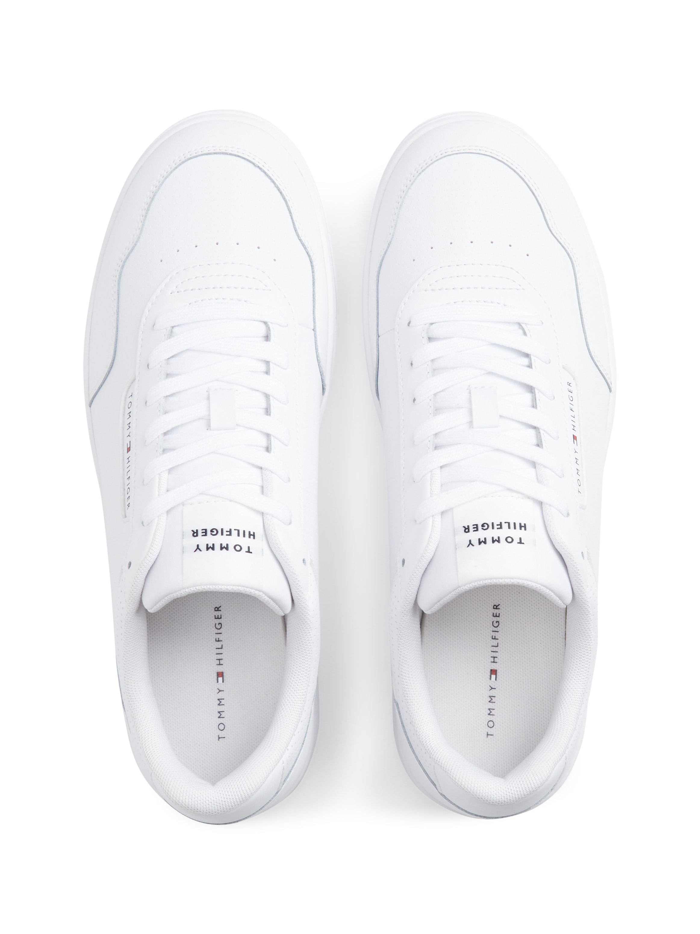 Tommy Hilfiger Sneaker »TH BASKET CORE LEATHER«  Halbschuh, Schnürer mit Perforation am gepolsterten Schaftrand