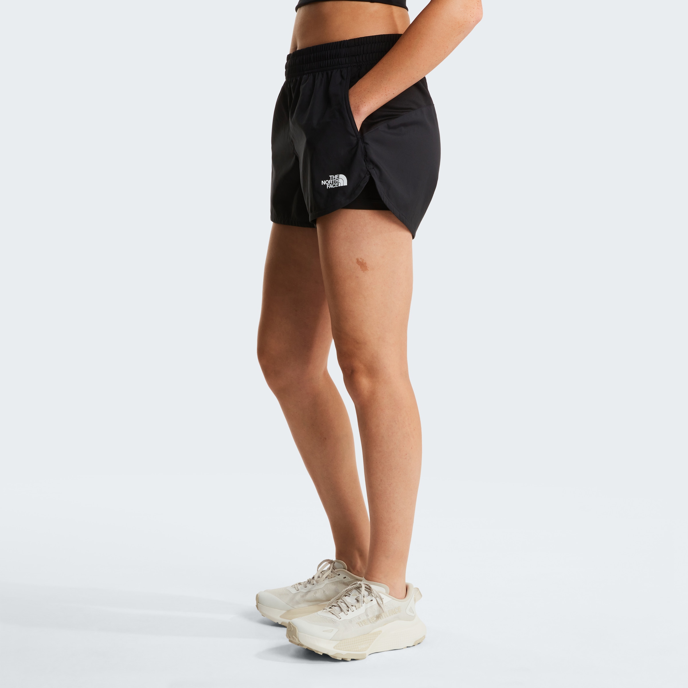 The North Face Trainingsshorts »W FLEX 2 IN 1 SHORT«  sportlicher Stil, für Fitness und sportliche Aktivitäten