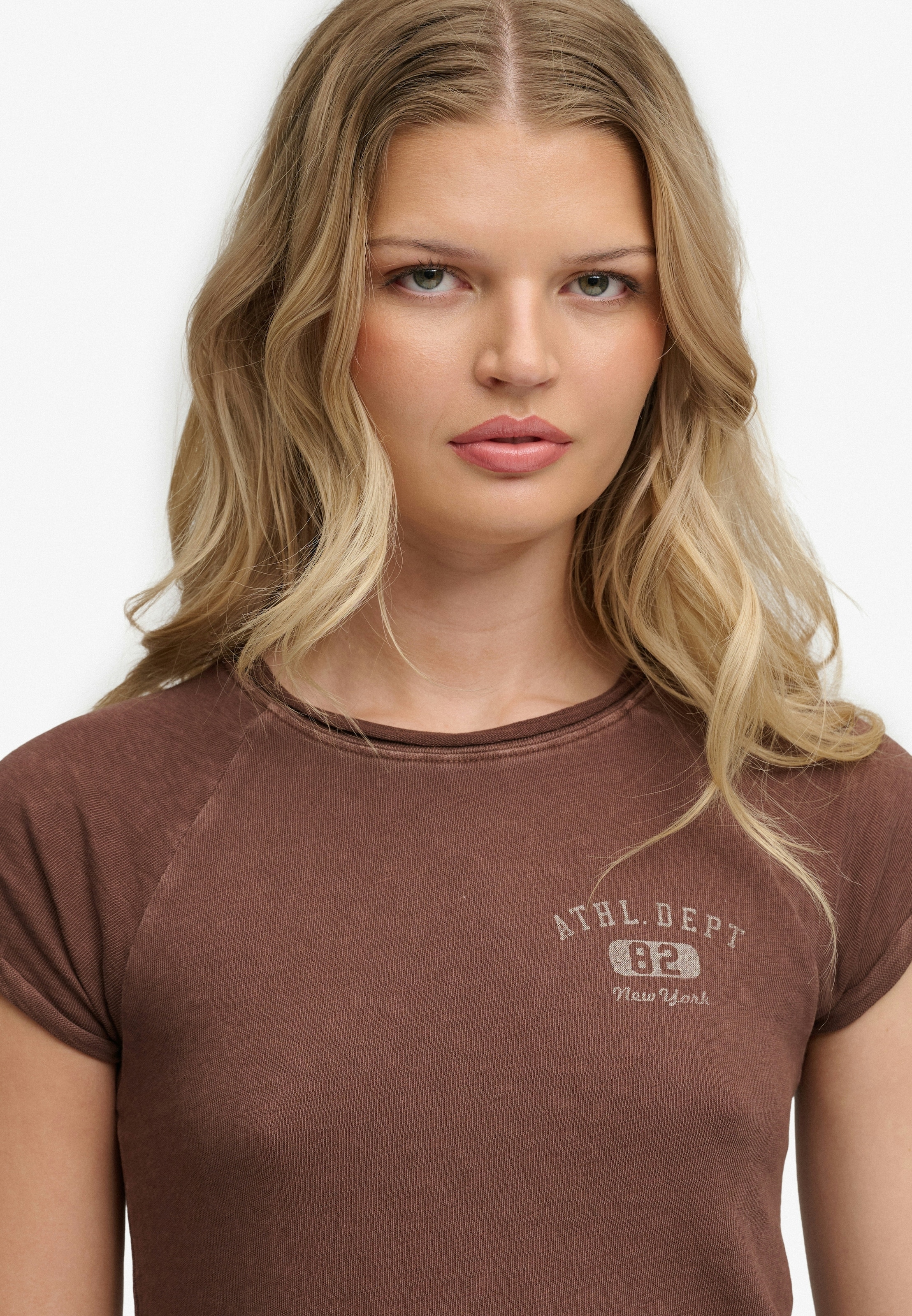 Superdry Kurzarmshirt »ATH ESS SLUB GRAPHIC TEE« Baumwolle, skinny fit