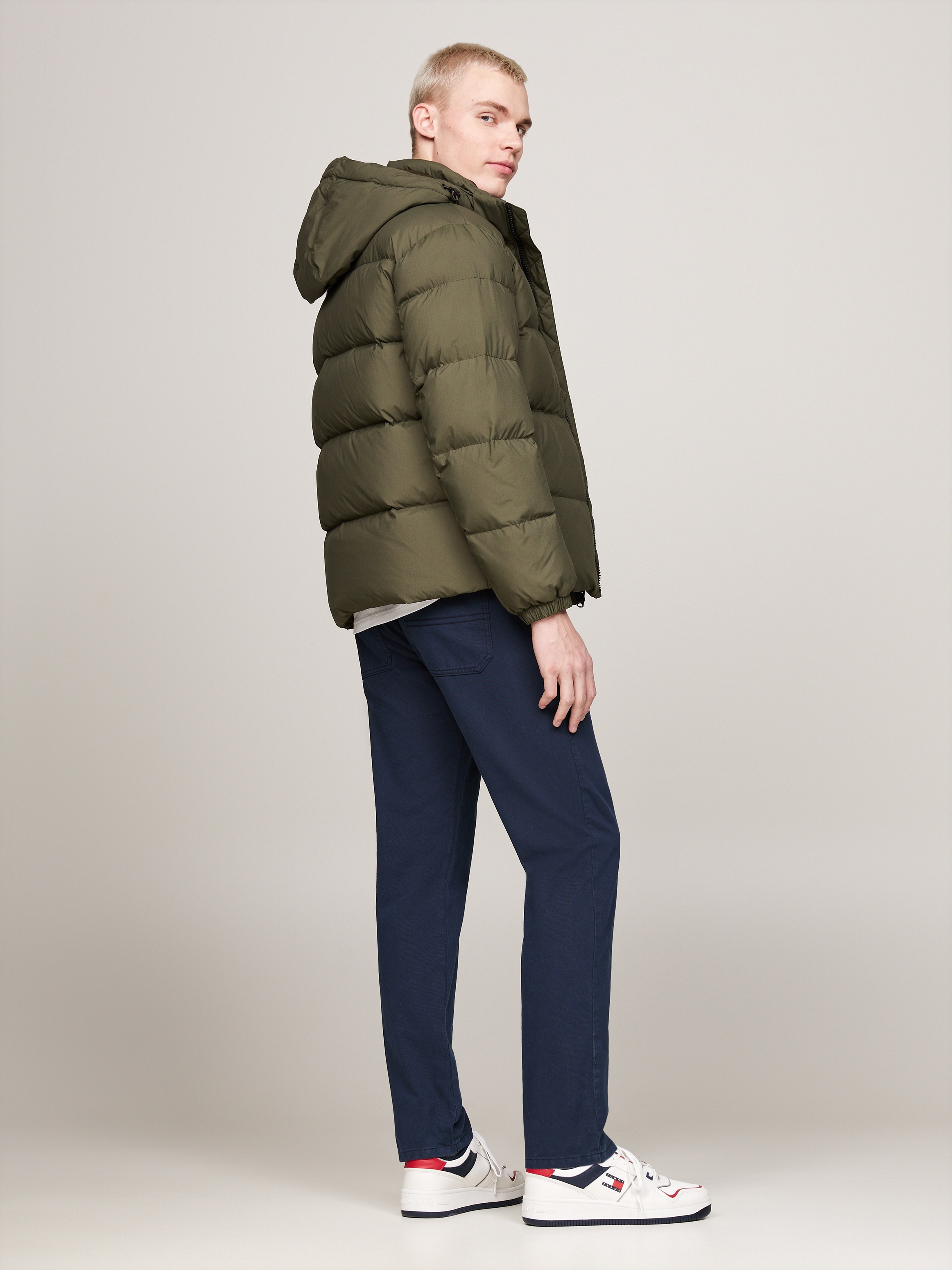 Tommy Jeans Steppjacke »TJM ESSENTIAL DOWN JACKET EXT«, mit Kapuze, Daunenjacke, Übergangsjacke Winterjacke Outdoorjacke Gefüttert