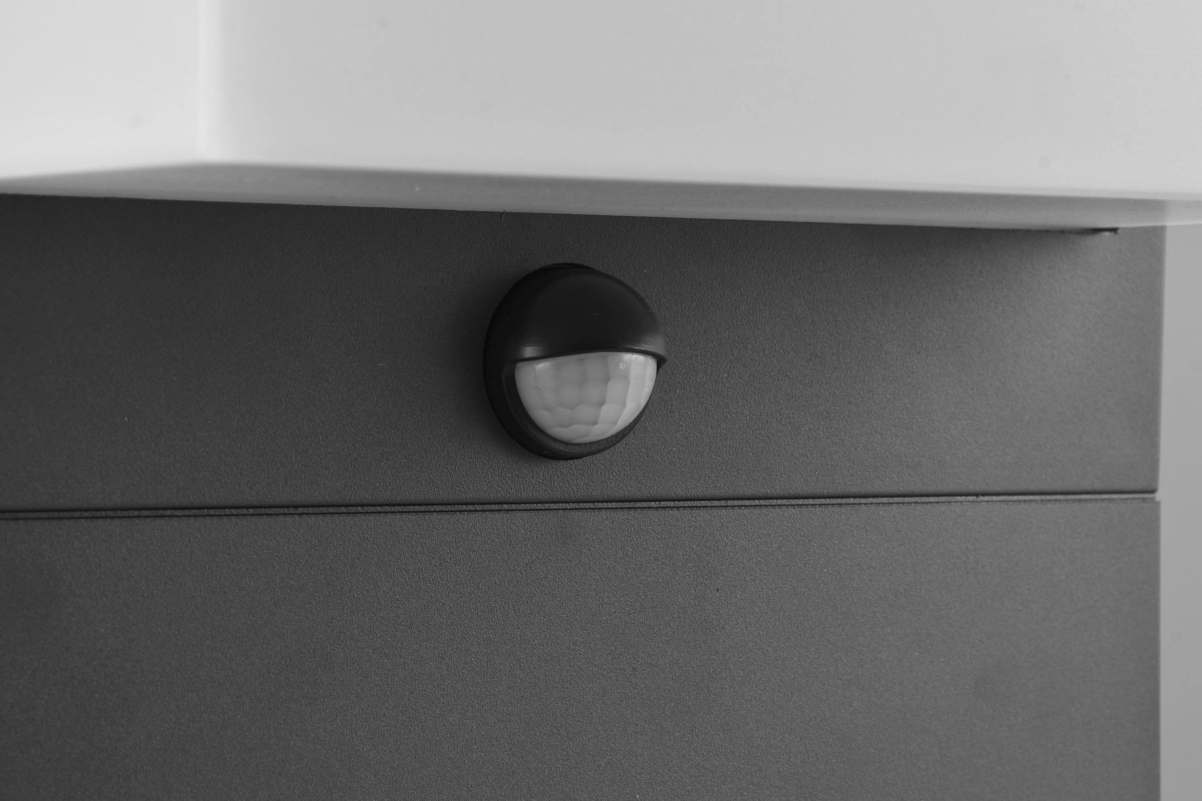 TRIO Leuchten LED Außen-Stehlampe »NESTOS, LED Outdoor Stehleuchte Garten Höhe 80cm, Bewegungsmelder« LED-Board 1 Stk. Warmweiß LED warmweiß 3000K, 1300 Lumen, IP54 Pollerleuchte Terrasse Garten