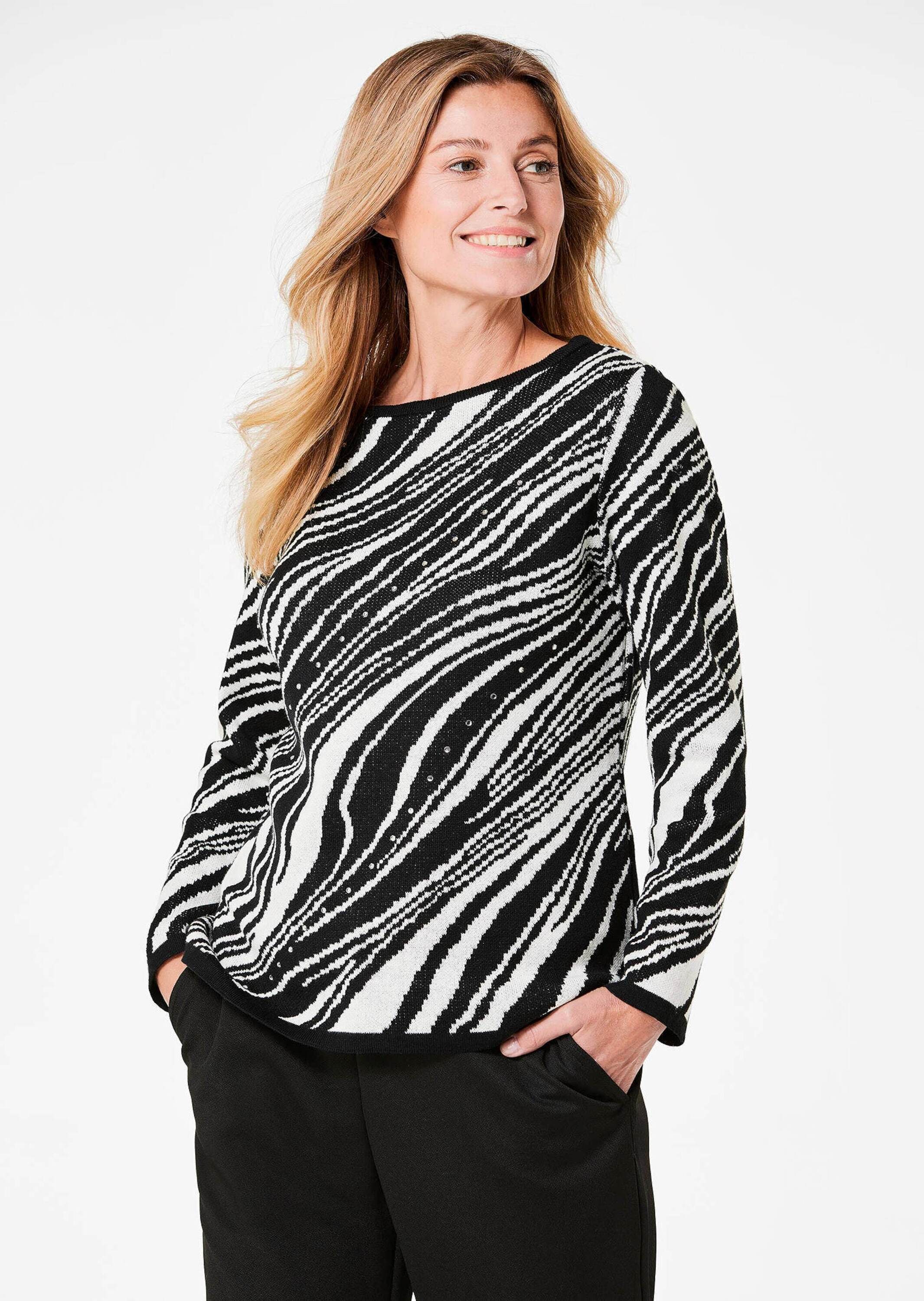 GOLDNER Strickpullover »Kurzgröße Ausdrucksstarker Pullover mit handverarbeiteten Glitzersteinen«