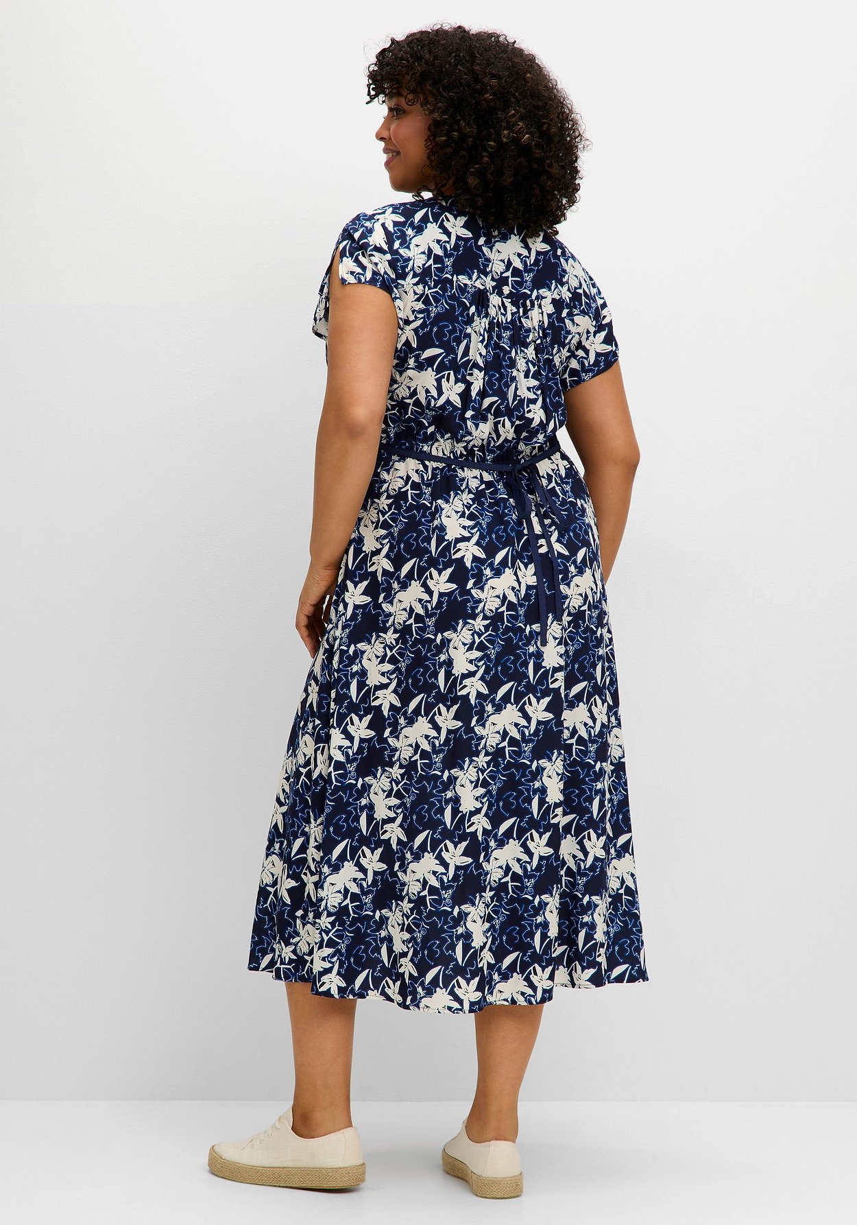 Sheego Druckkleid »Kleid in Wickeloptik, mit Alloverdruck«