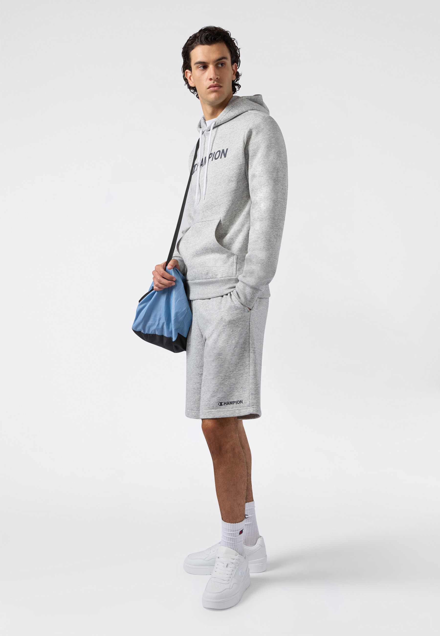 Champion Kapuzensweatshirt »Graphic Hoodie«, mit Kapuze, aus Baumwolle und Polyester, in den Größen S bis XXL
