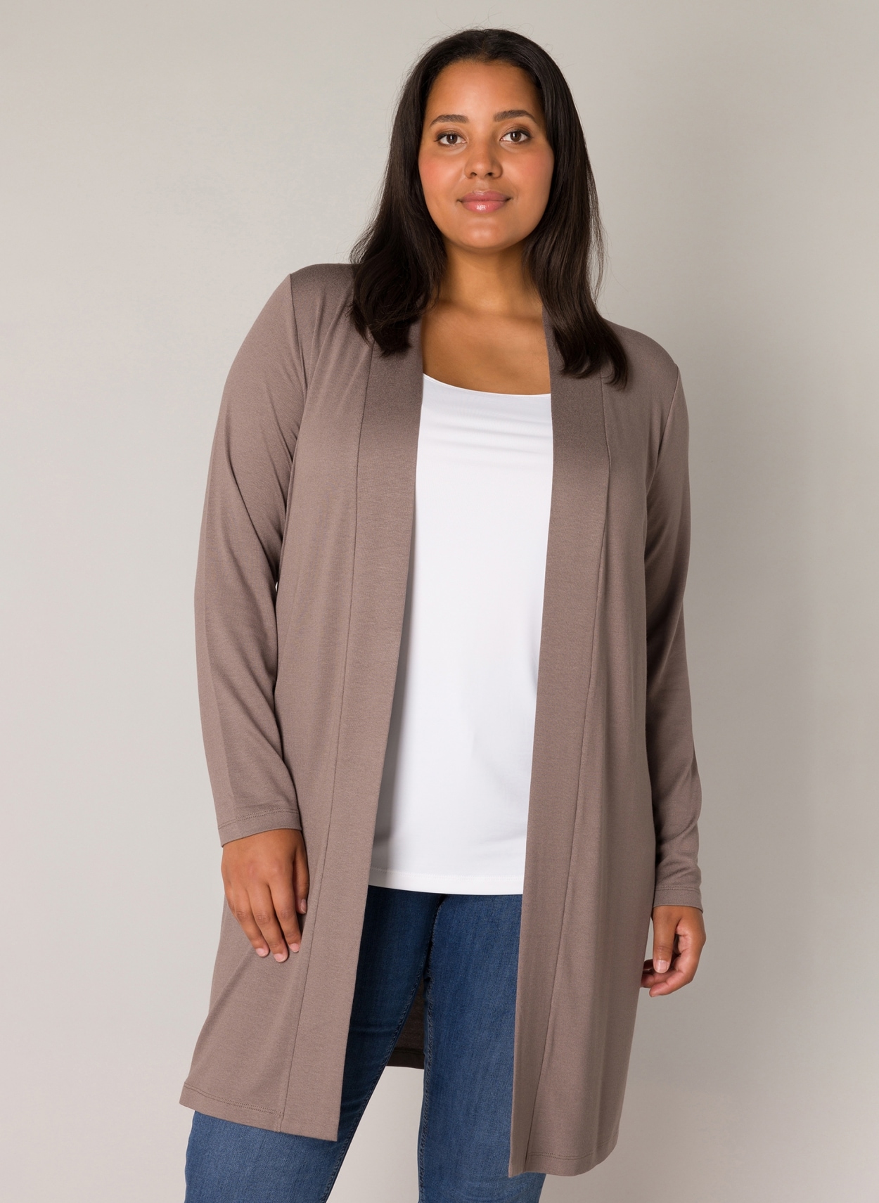 Base Level Curvy Longstrickjacke "Ayla long" Figurumspielende, weiche Strickqualität