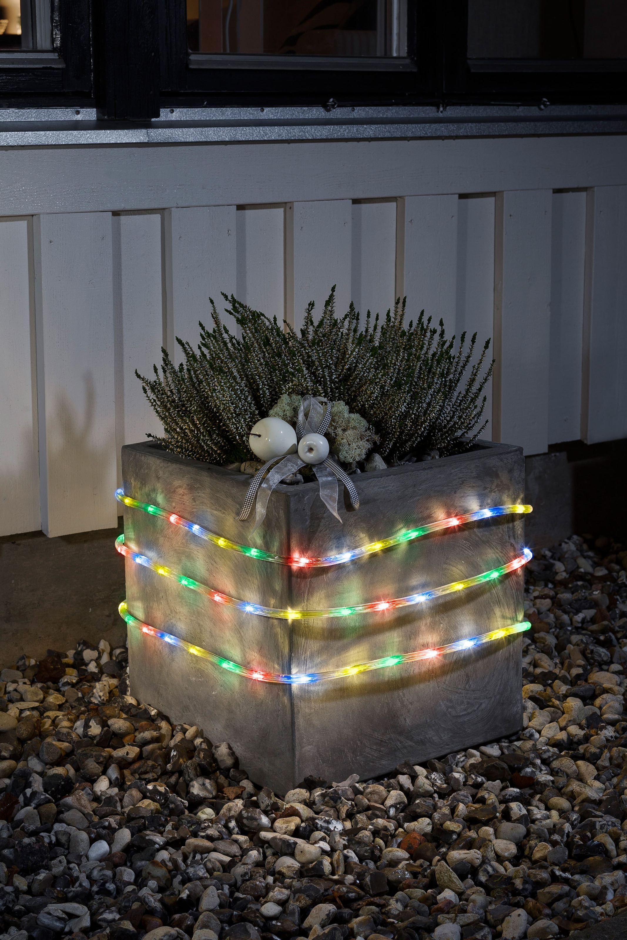 KONSTSMIDE LED-Lichterschlauch »Weihnachtsdeko aussen«, 96 St.-flammig, 6 m, mit Lichtsensor und 6h und 9h Timer, 96 bunte Dioden