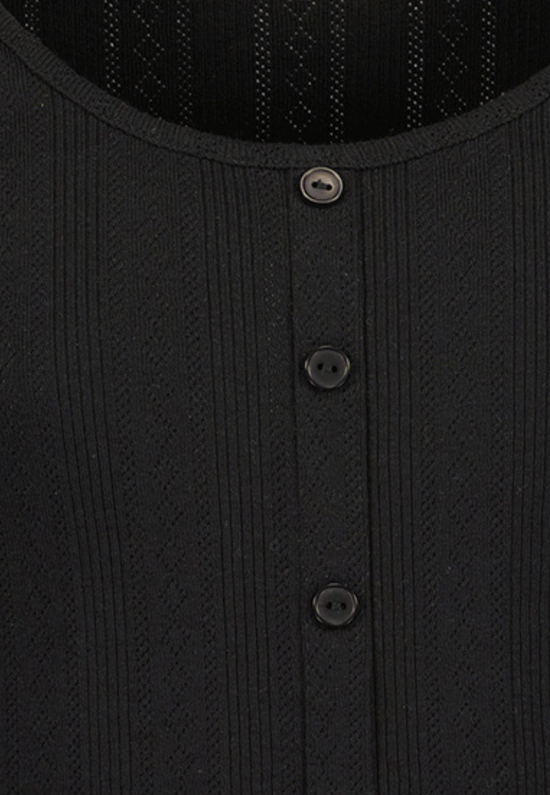 Blue Seven Langarmshirt, im leichten Sommer-Jacquard und mit Deko-Knopfleiste