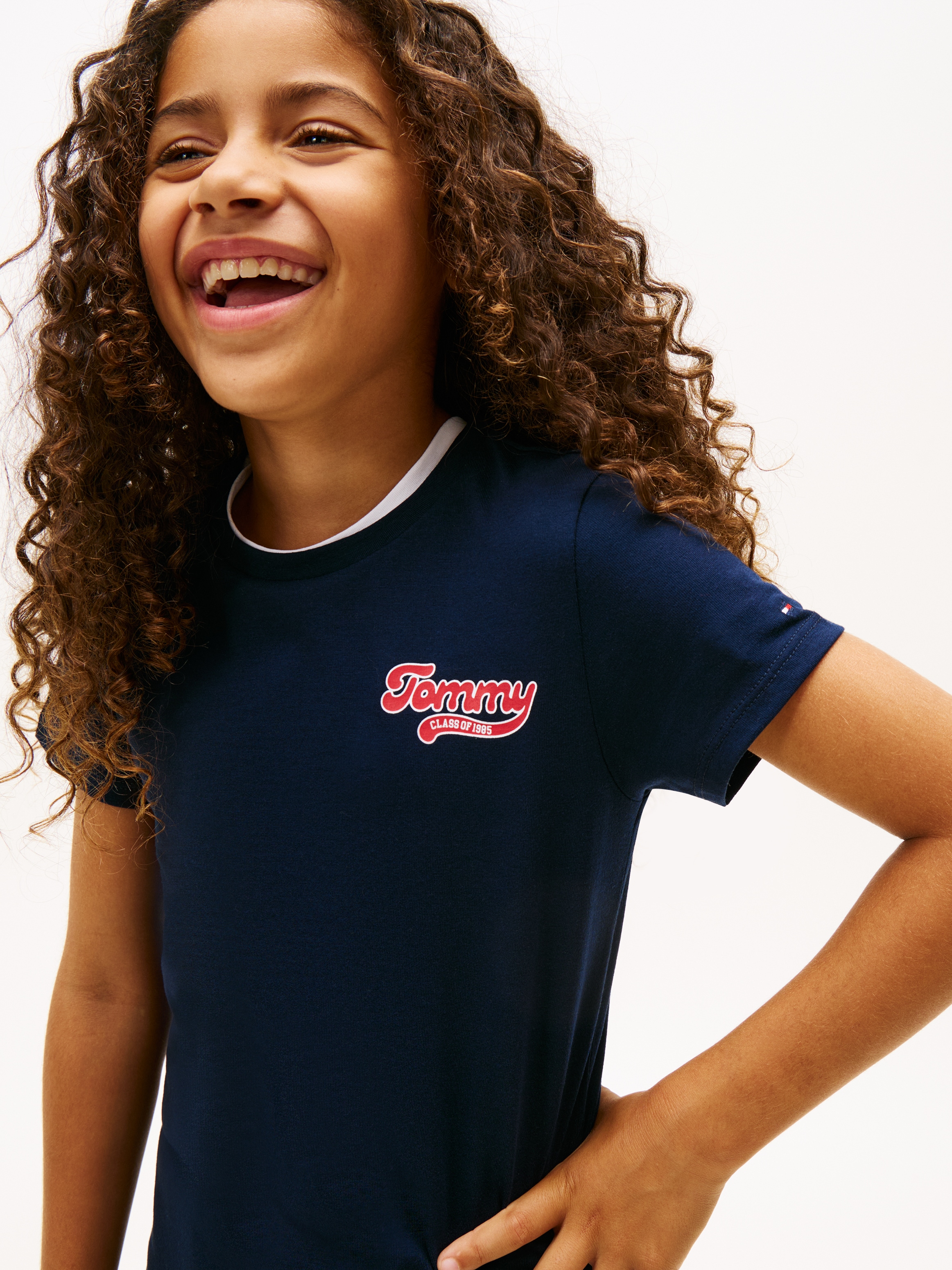 Tommy Hilfiger T-Shirt »TOMMY GRAPHIC FLOCK TEE S/S«, Kinder bis 16 Jahre, Druck