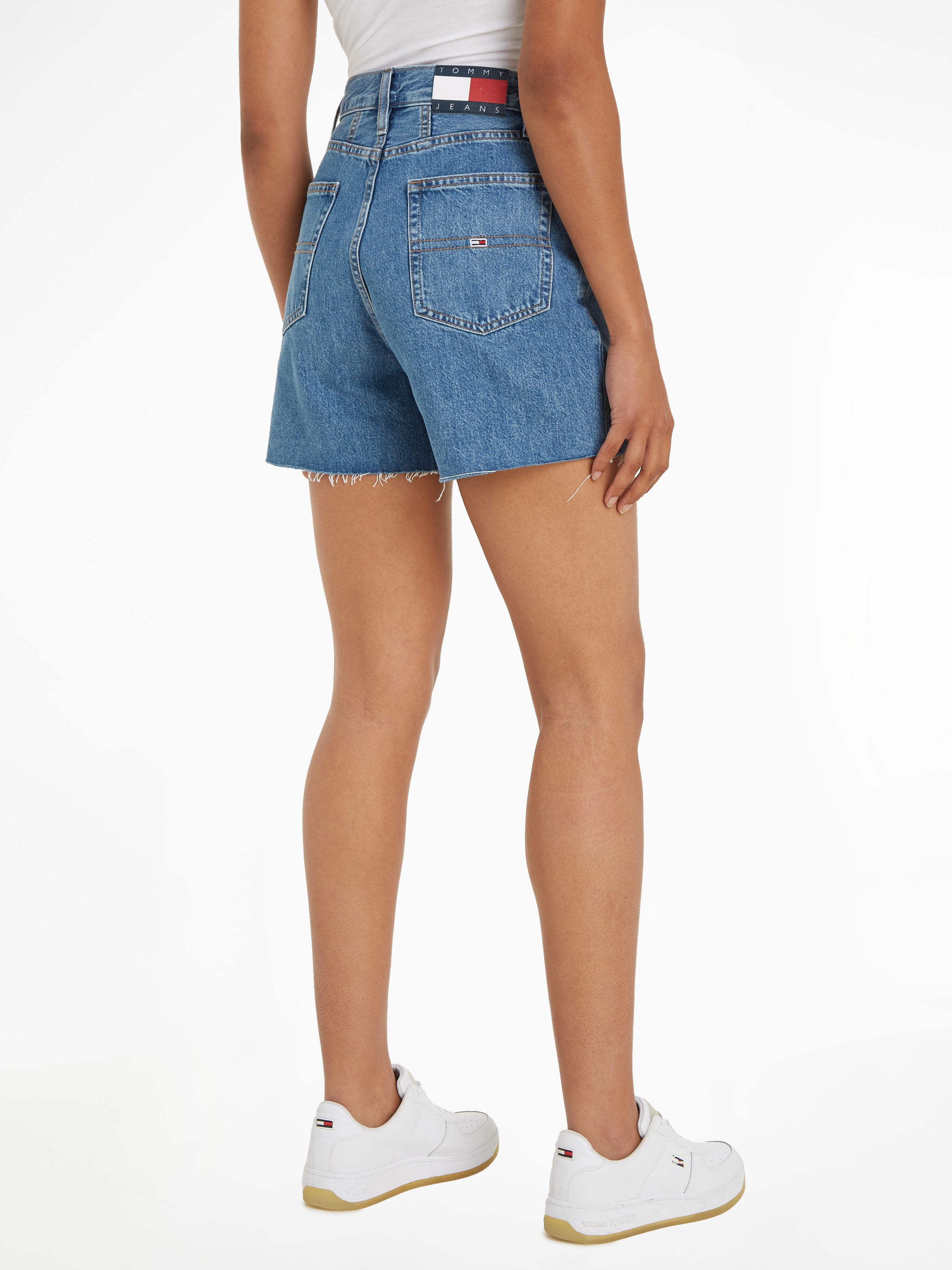 Tommy Jeans Shorts »MOM UH SHORT BH0034«, mit Tommy Jeans Logo-Badge & Flag