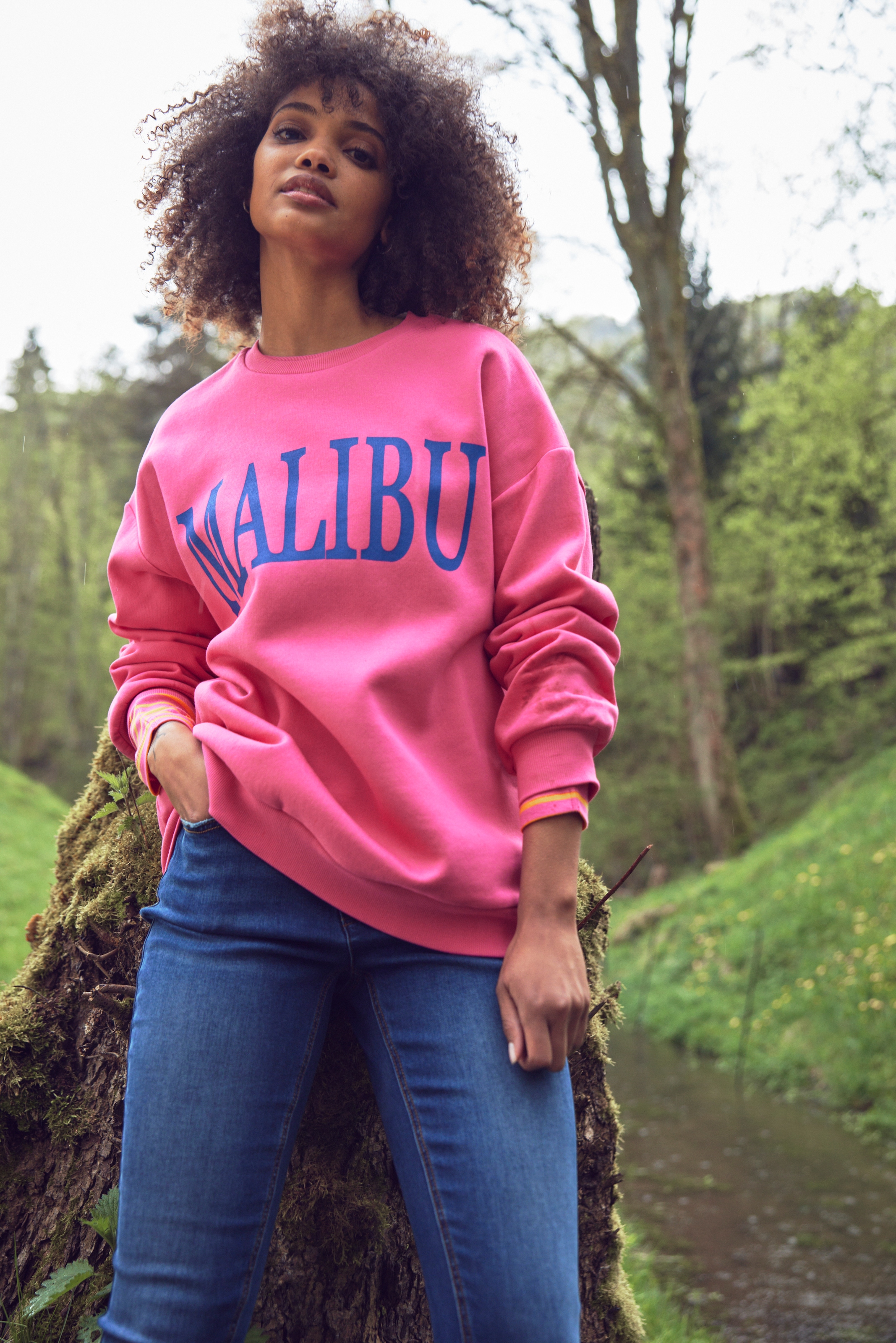 Aniston CASUAL Skinny-fit-Jeans regular waist - mit ausgefransten Beinabschluss