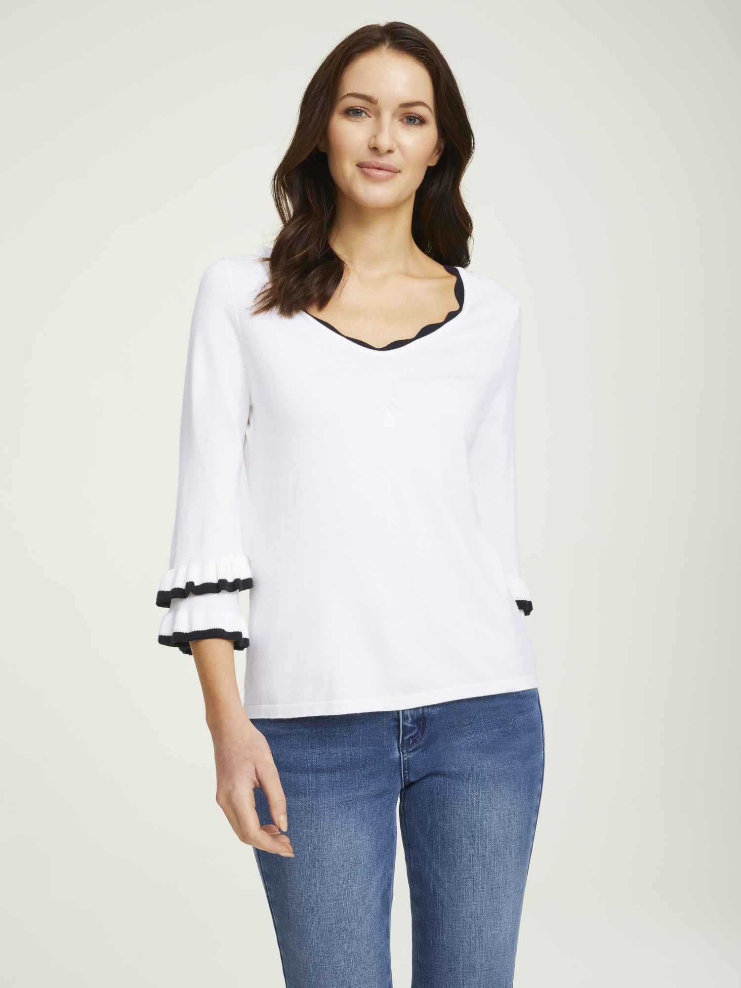 ASHLEY BROOKE by Heine V-Ausschnitt-Pullover, mit Volants am Ärmel