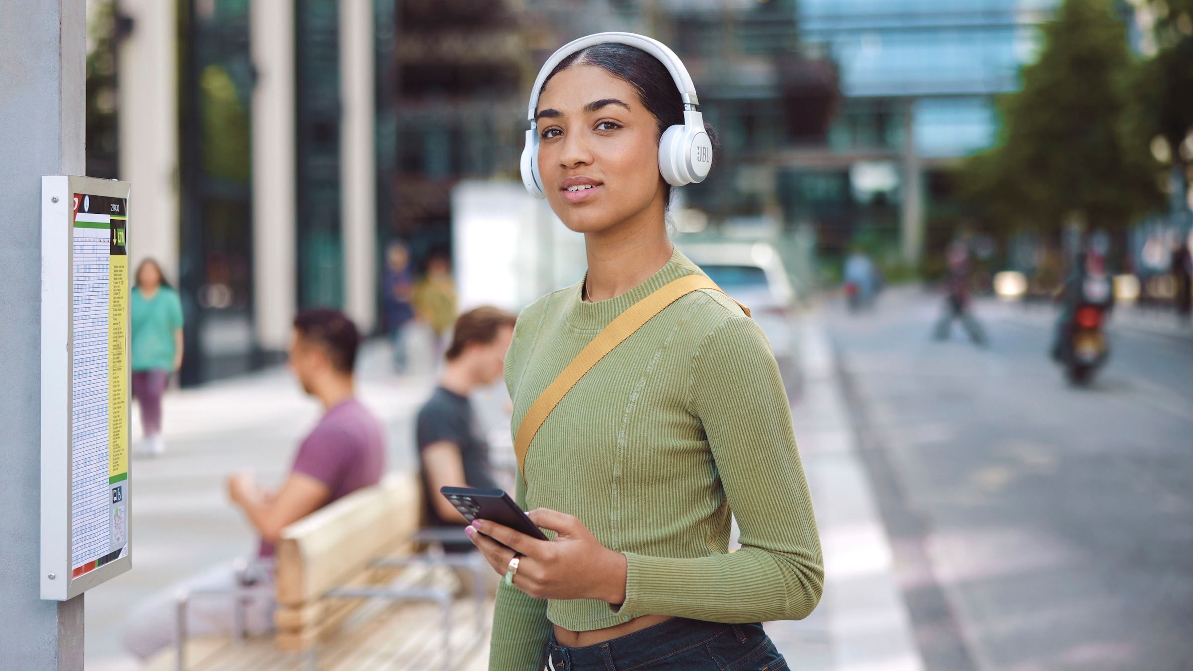JBL Kopfhörer »LIVE 670NC«, Bluetooth On-Ear-Kopfhörer