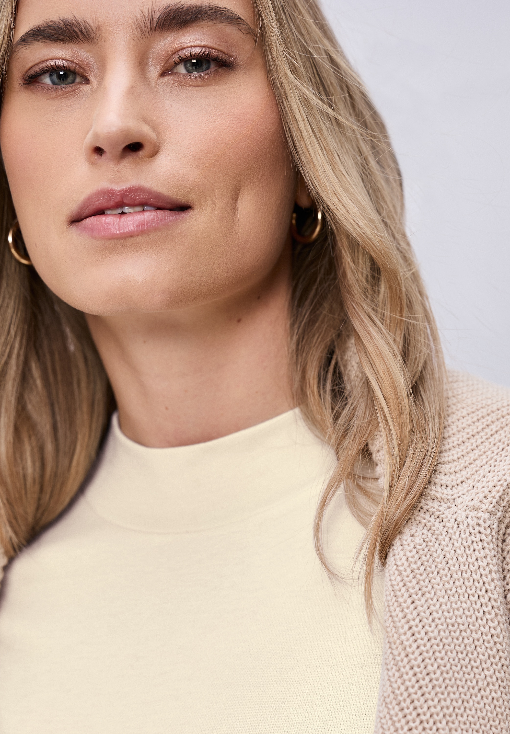 STREET ONE Kurzarmshirt Sommershirt mit Turtle Neck