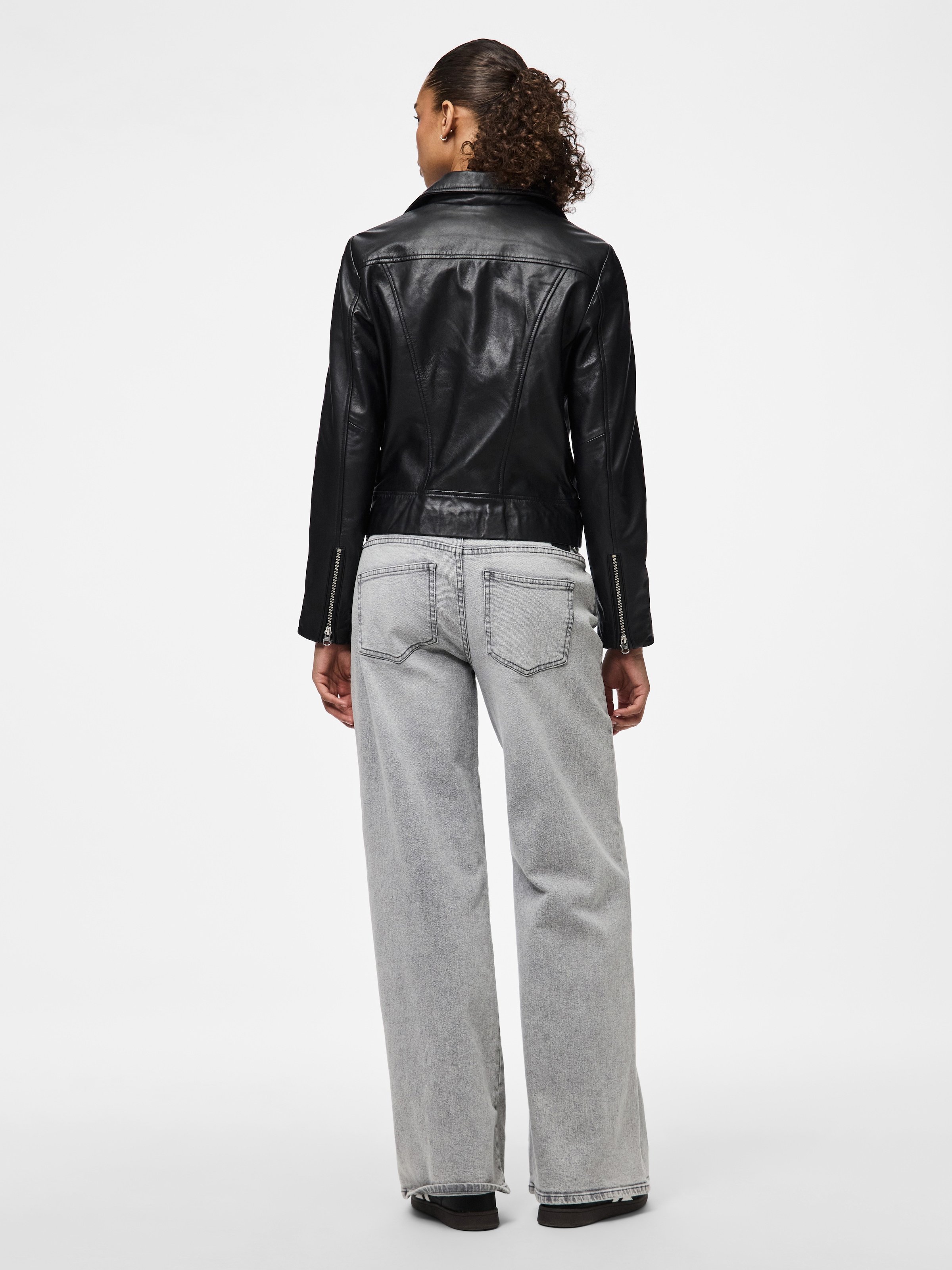 pieces Lederjacke »PCSUSSE LEATHER JACKET NOOS« aus weichem Lammleder