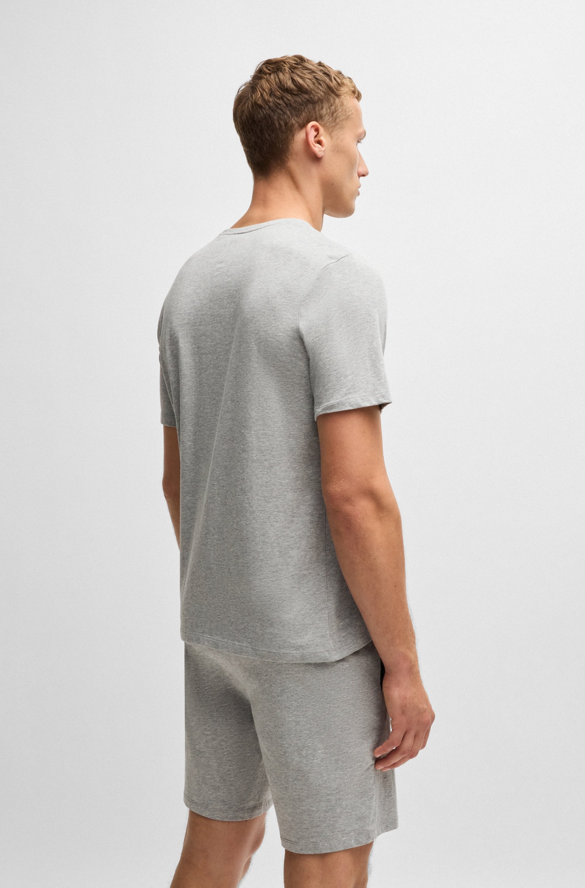 BOSS T-Shirt »Mix&Match T-Shirt R« mit BOSS Stickerei auf der Brust