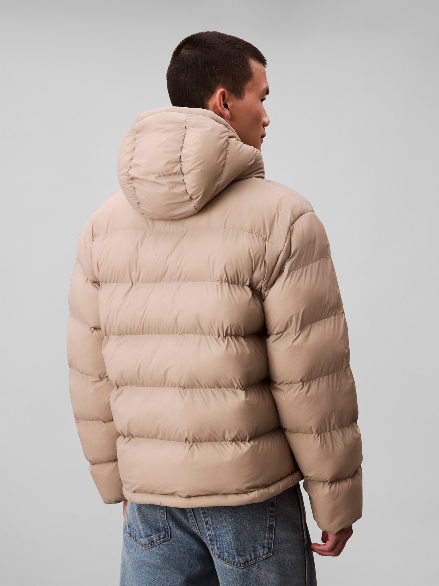 Calvin Klein Jeans Steppjacke »LS NYLON MONOGRAM PUFFER JKT« ohne Kapuze Mit Rundhalsausschnitt, regular fit