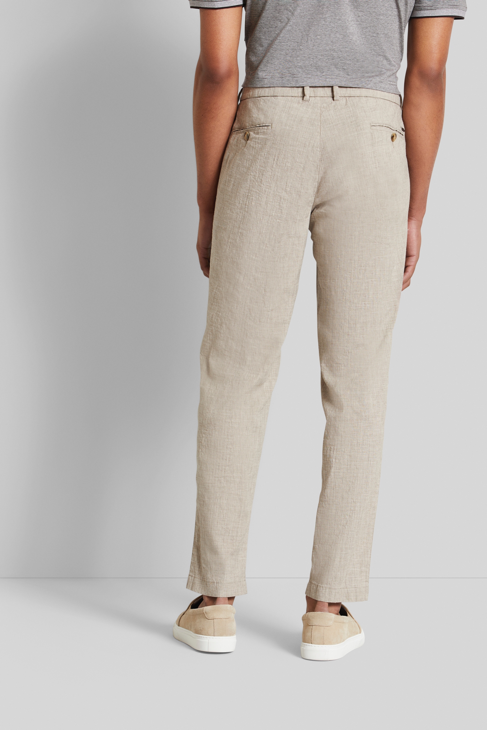 bugatti Bundfaltenhose, mit konischer Passform