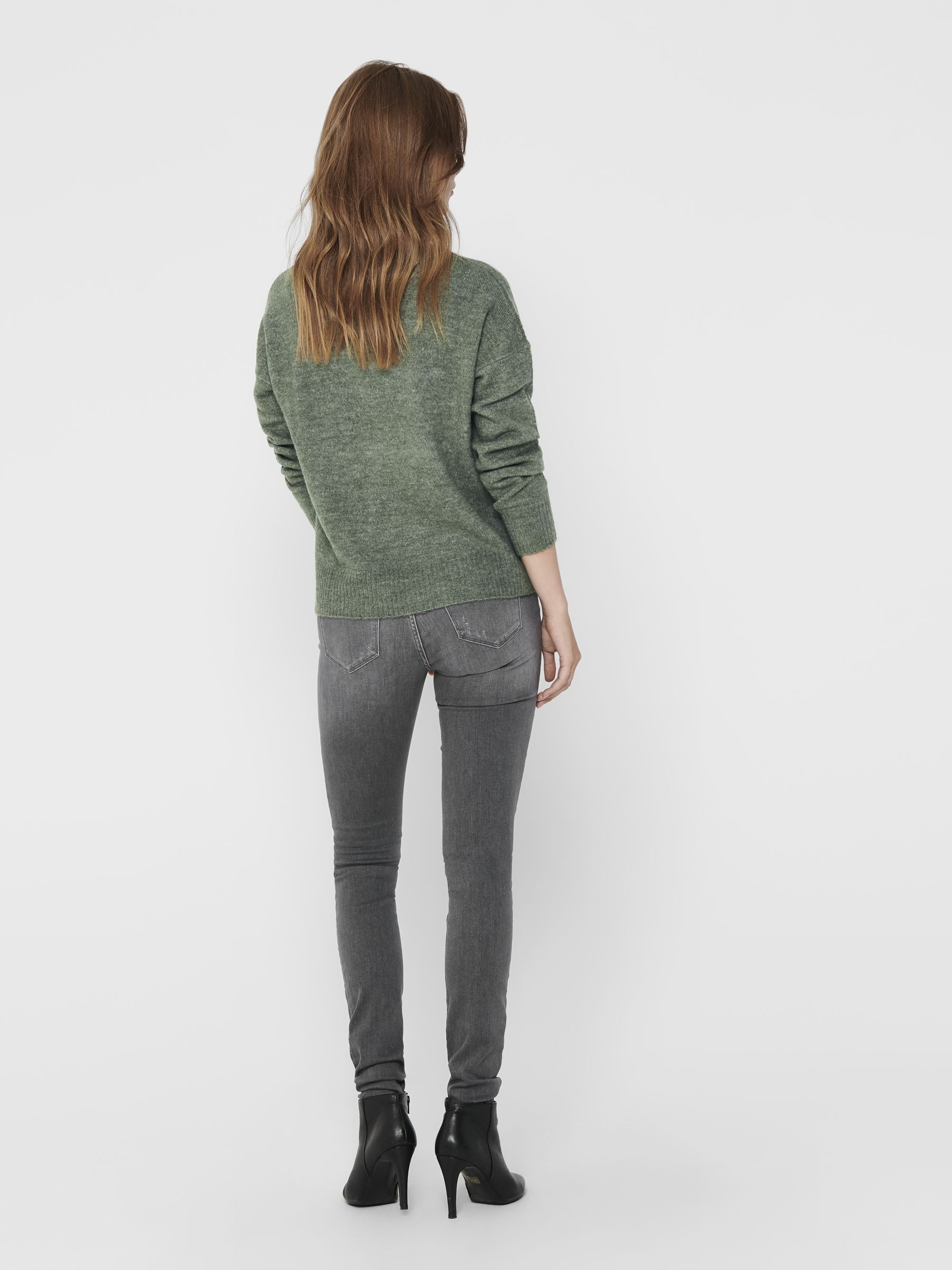 JDY V-Ausschnitt-Pullover »JDYELANORA L/S V-NECK PULLO. KNT NOOS«, mit leicht überschnittenen Schultern