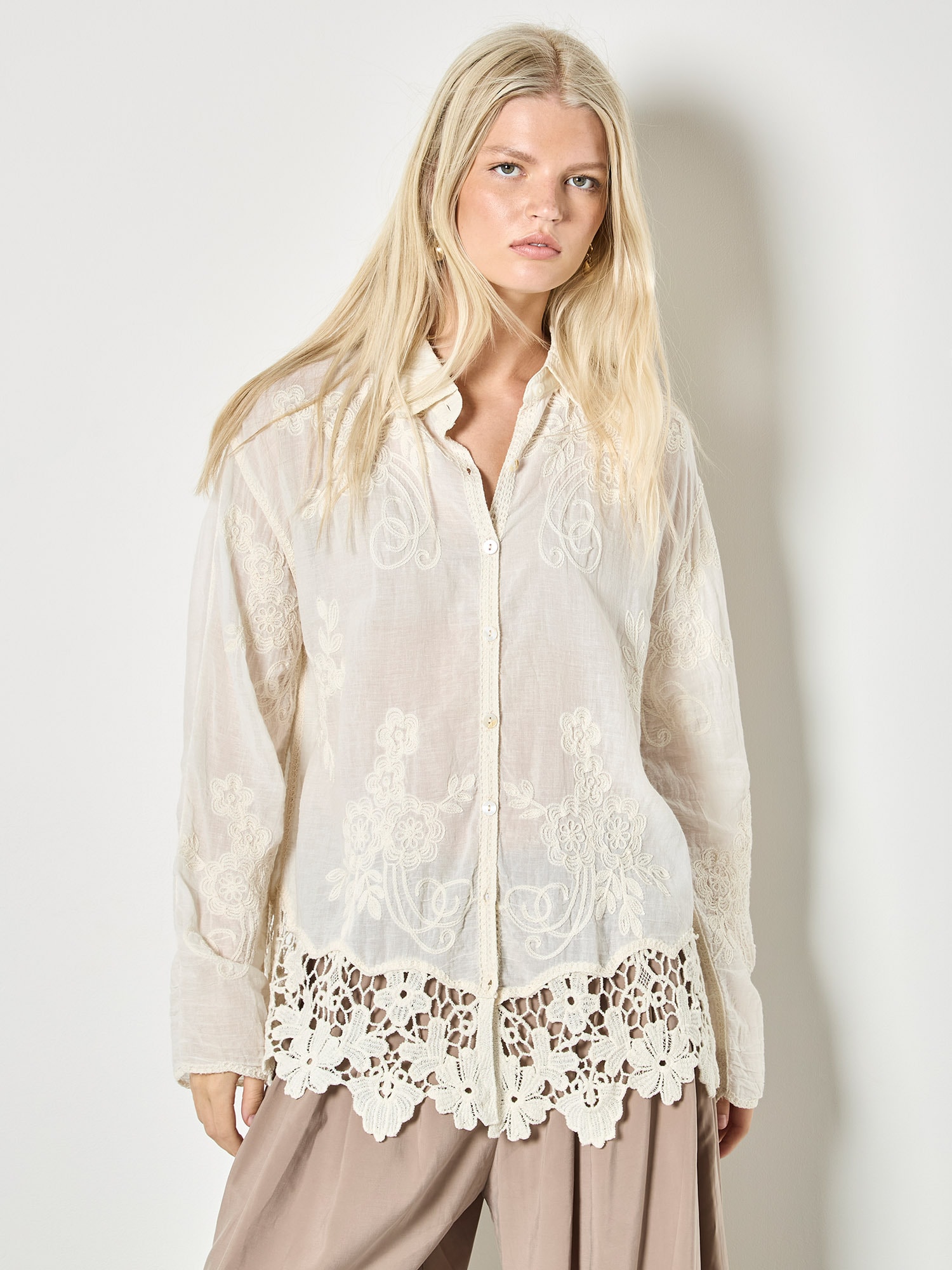 Apricot Hemdbluse »Bluse« mit Stickerei