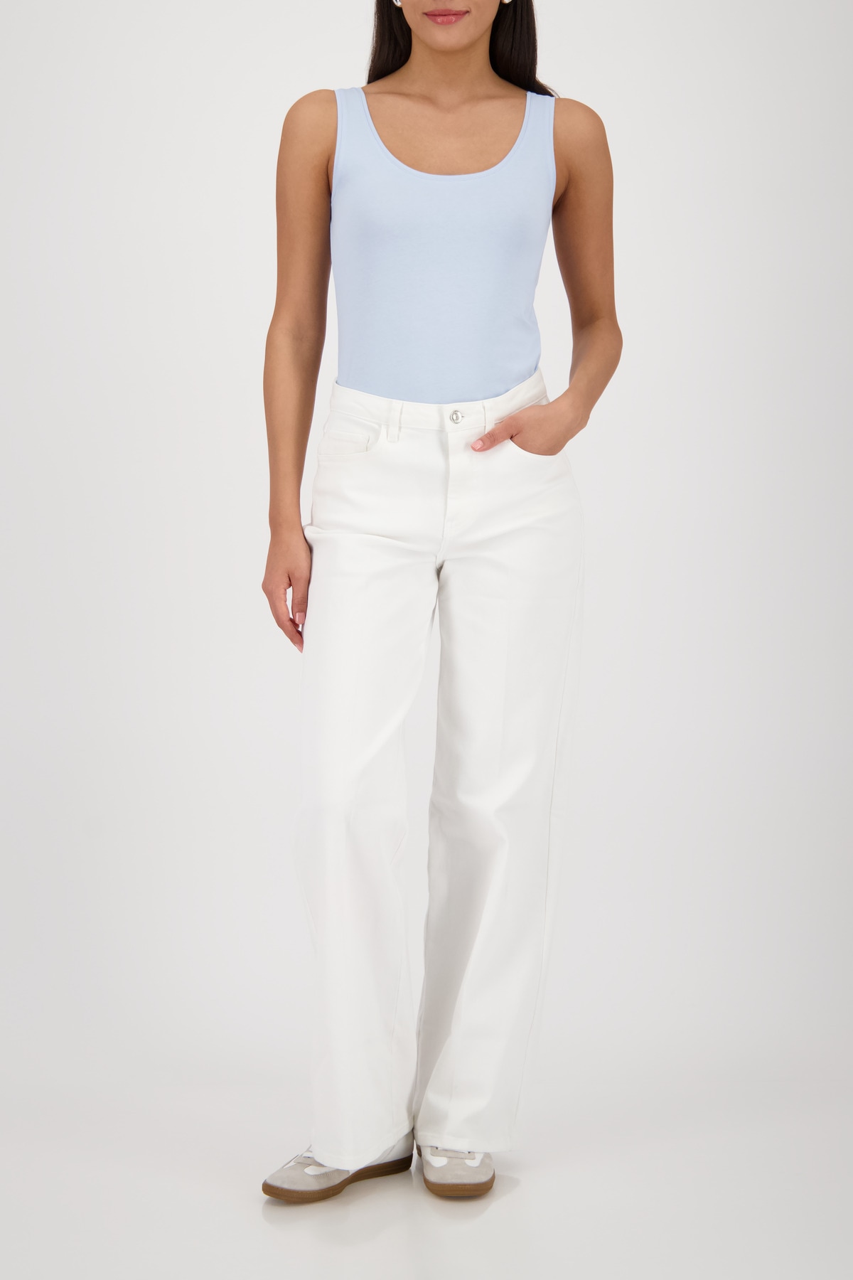 Monari Tanktop »Top Basic« Körpernahe Passform mit tiefem Rundhalsausschnitt