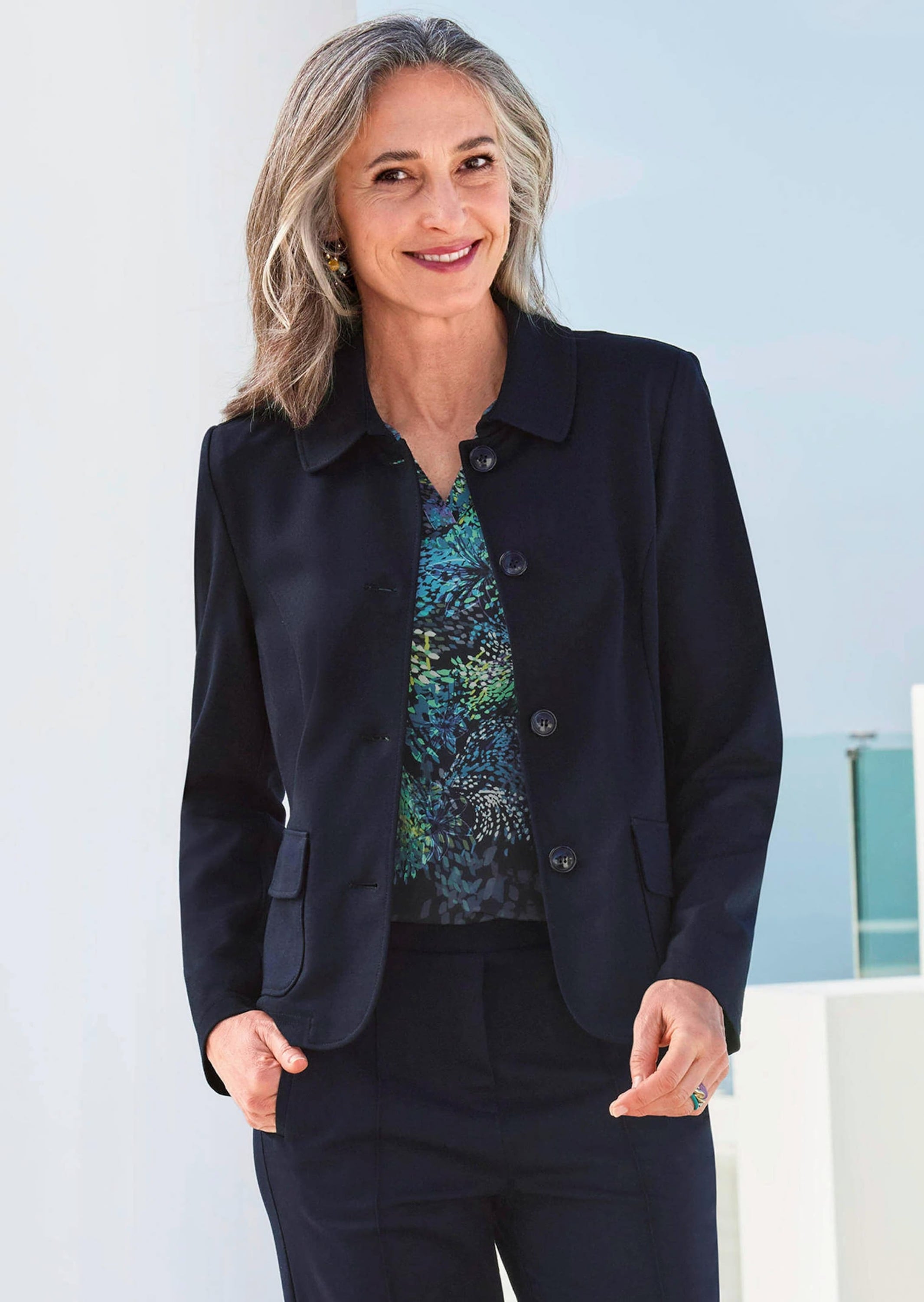 GOLDNER Kurzjacke »Leichte Jacke mit Stehkragen in rot« mit Wienernähten für perfekte Passform