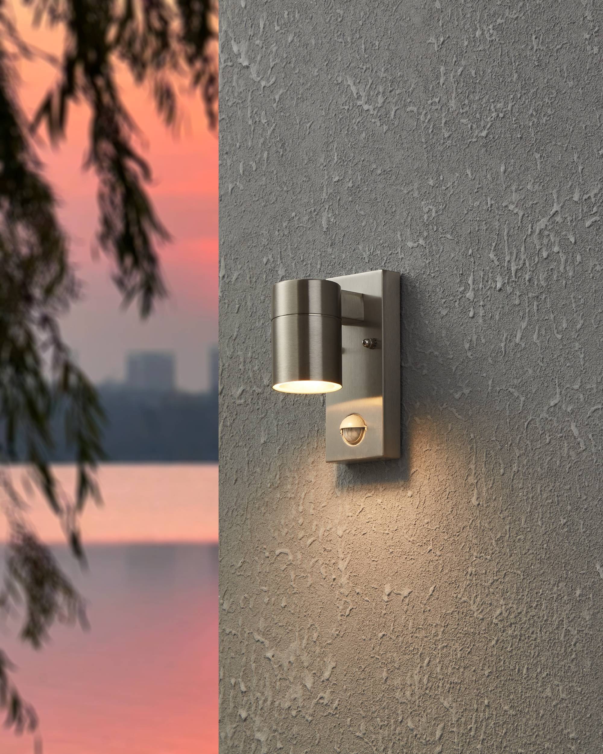 EGLO Wandleuchte »Riga 5 Außen-Wandlampe, Außenleuchte, Deckenleuchte, GU10, IP44, Lampe« GU10 1 Stk. Wand-/Deckenleuchte - L6,5 x H16,5 x AL11cm - edelstahl - 1X2,8W inkl.