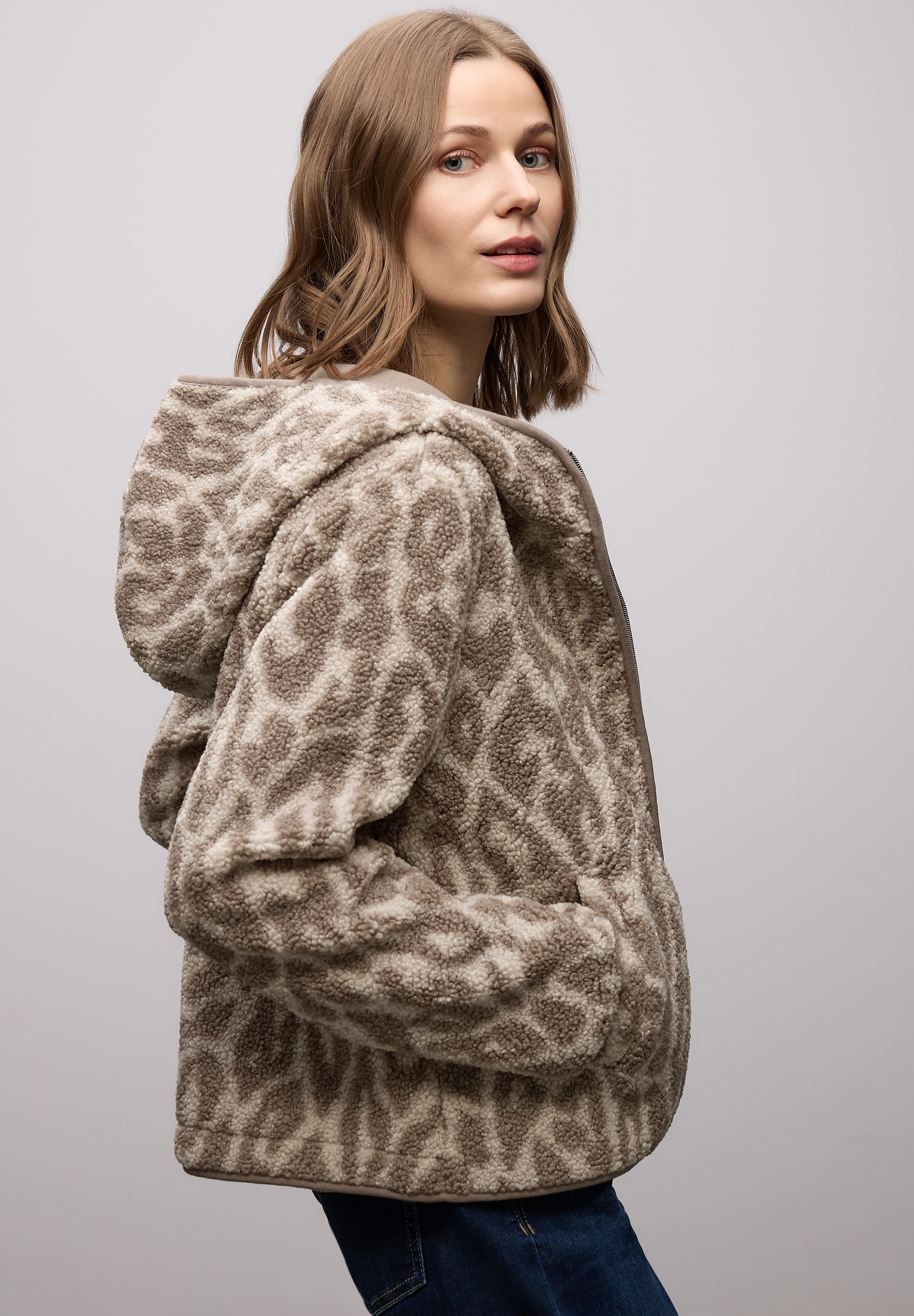 STREET ONE Kapuzenfleecejacke mit Kapuze mit Kapuze und Leo-Allover-Print
