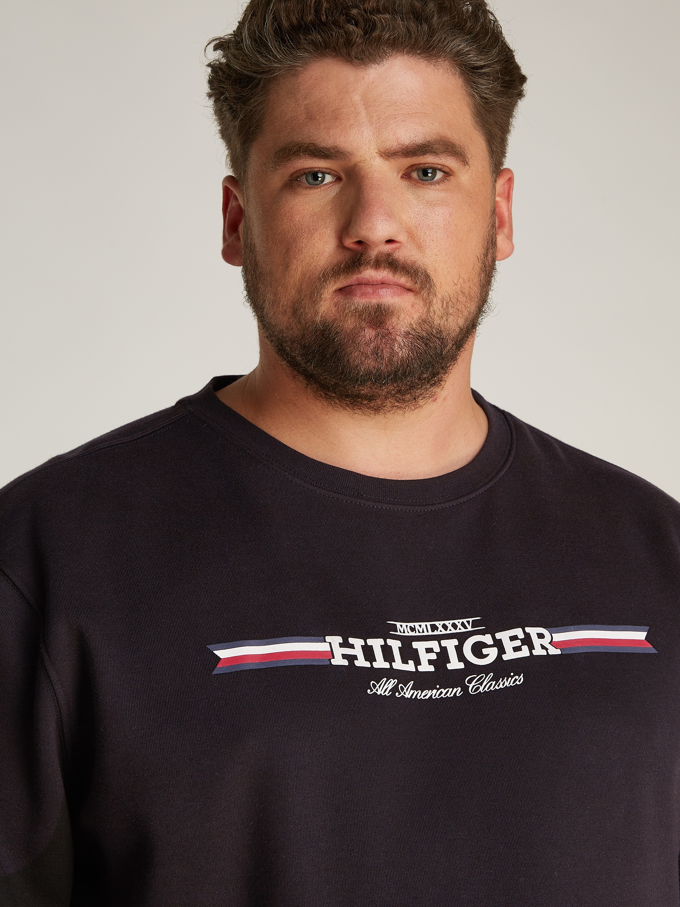 Tommy Hilfiger Big & Tall Sweatshirt »BT-HILFIGER STRIPE SWEATSHIRT-B«, in Großen Größen, Aufdruck in der Brustmitte
