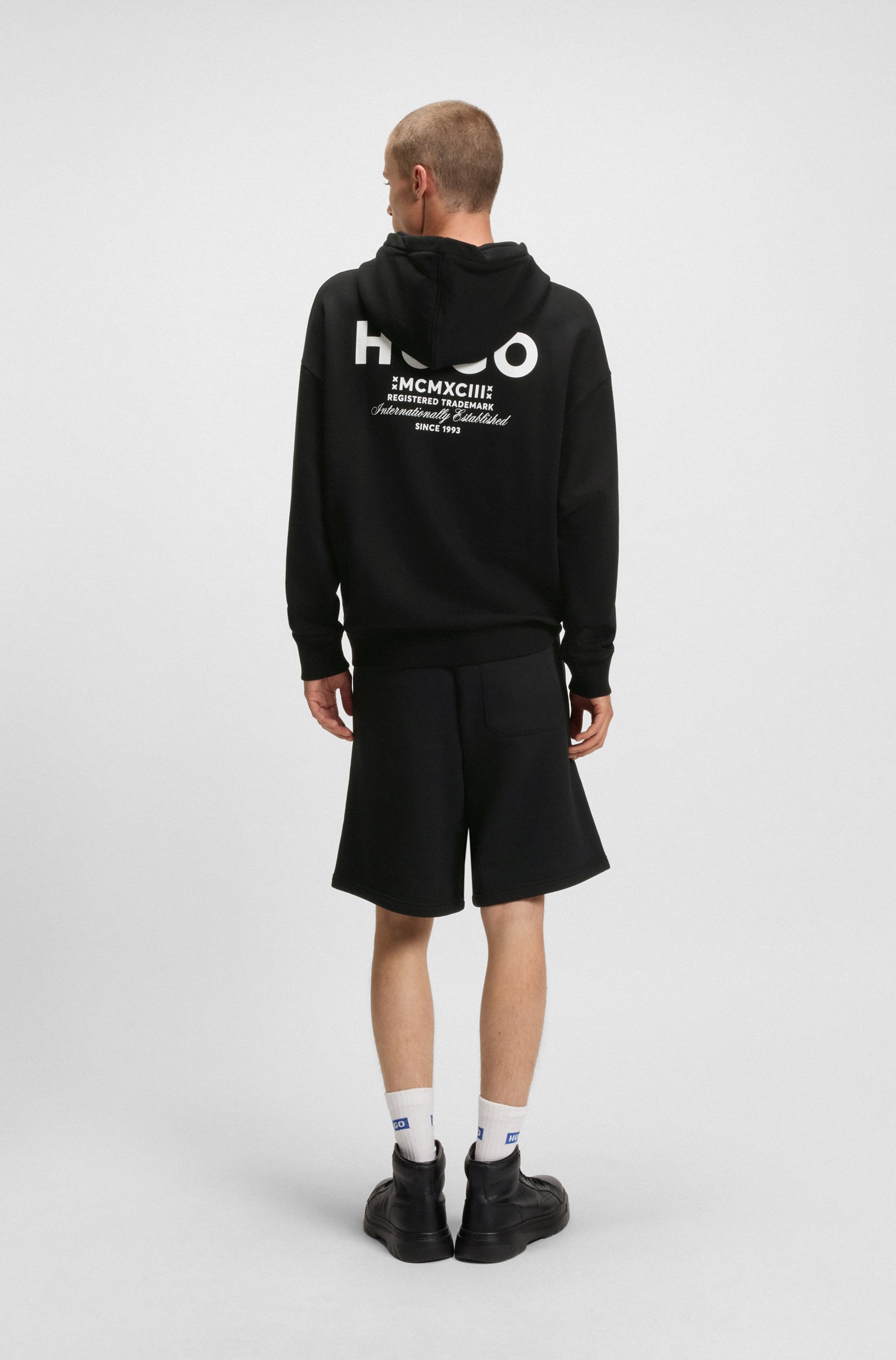 HUGO Blue Sweatshorts »Nomario«, mit großem Druck