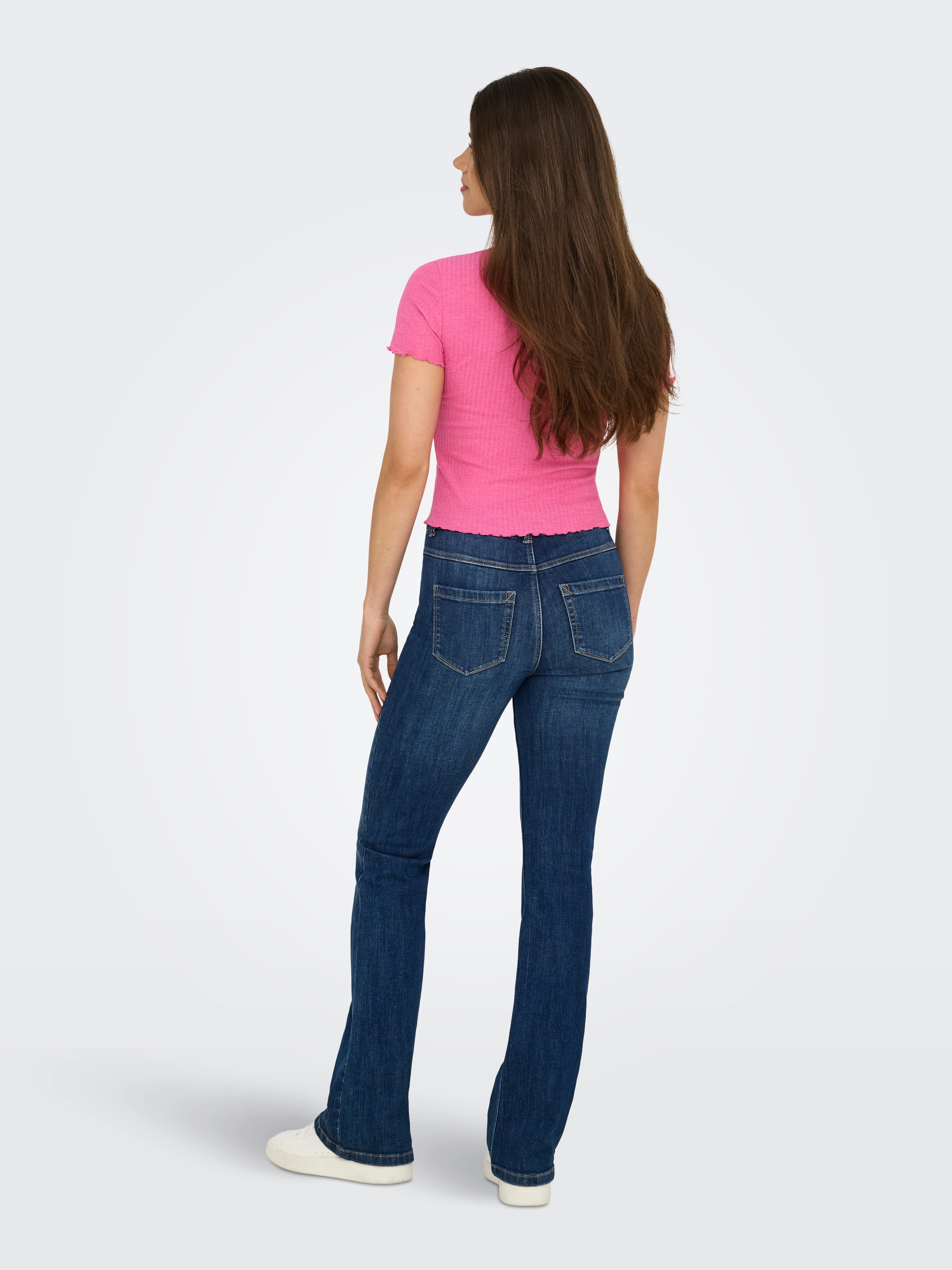 ONLY Rundhalsshirt »ONLEMMA S/S SHORT TOP NOOS JRS« Rundhals, modisch, regular fit, gewellter Abschluss, unifarben