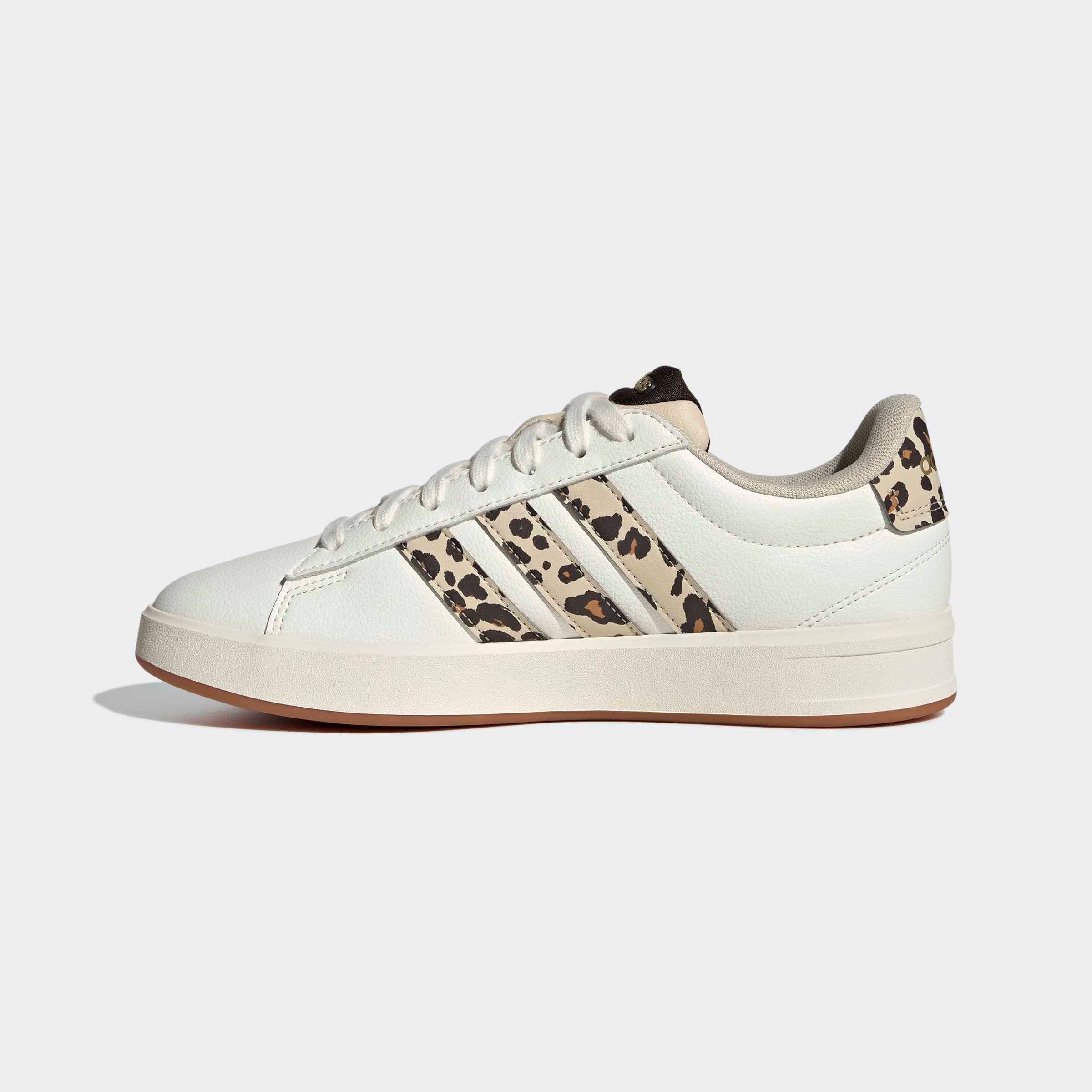 adidas Sportswear Sneaker »GRAND COURT 3.0«  mit Leo Muster