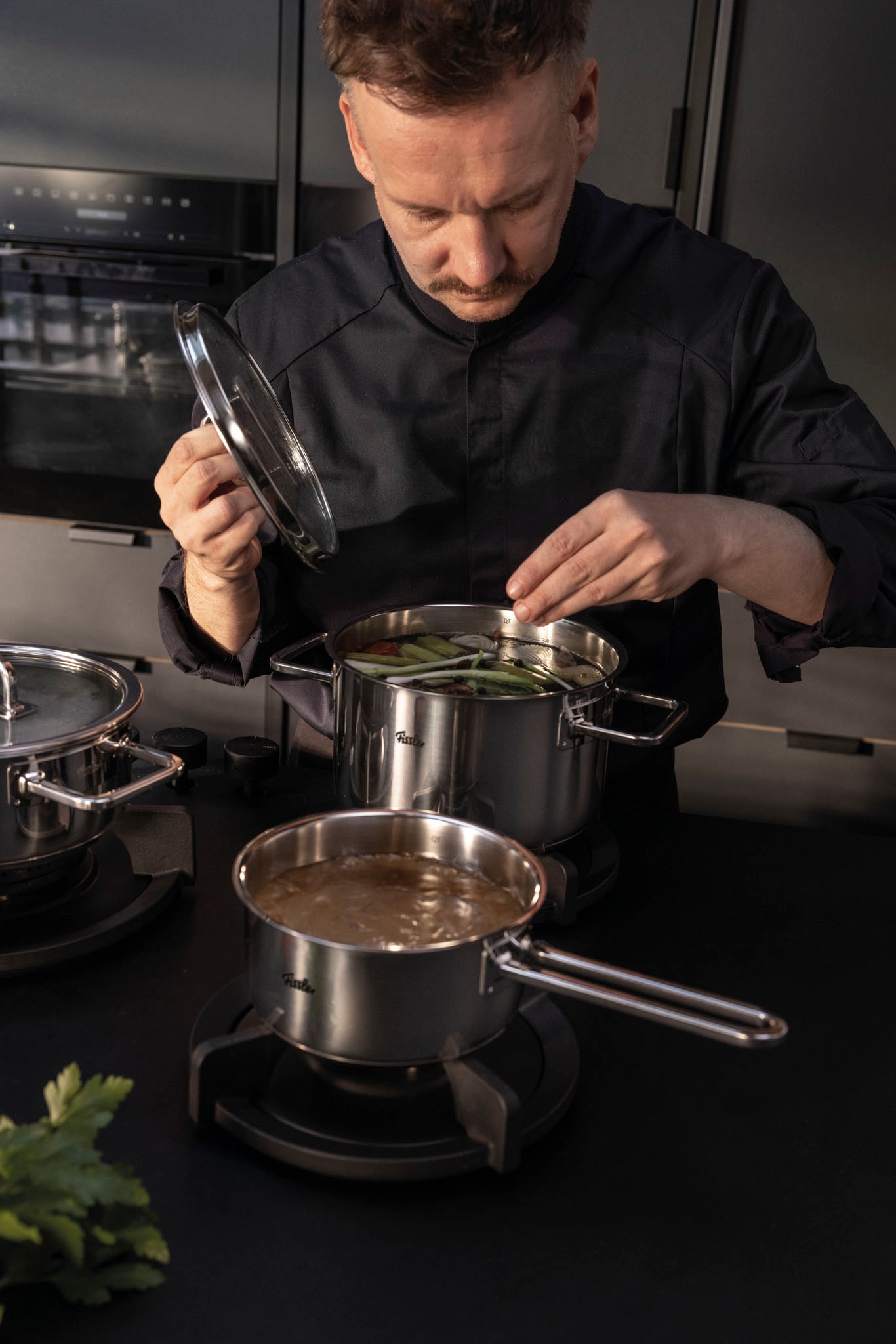 Fissler Topf-Set »Viseo® Pro« Set, 3 Kochtöpfe & 1 Bratentopf mit Deckel, 1 Stielkasserolle, 9 tlg. Edelstahl 18/10