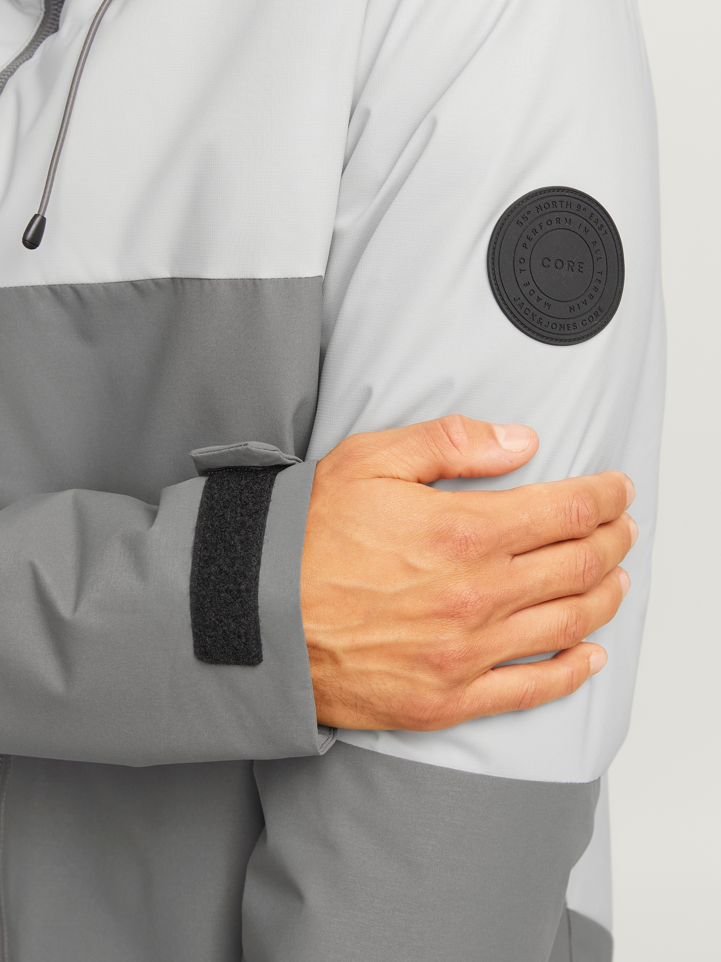 Jack & Jones Outdoorjacke »JCOAIDEN TRANSITIONAL JACKET SN«, mit Kapuze