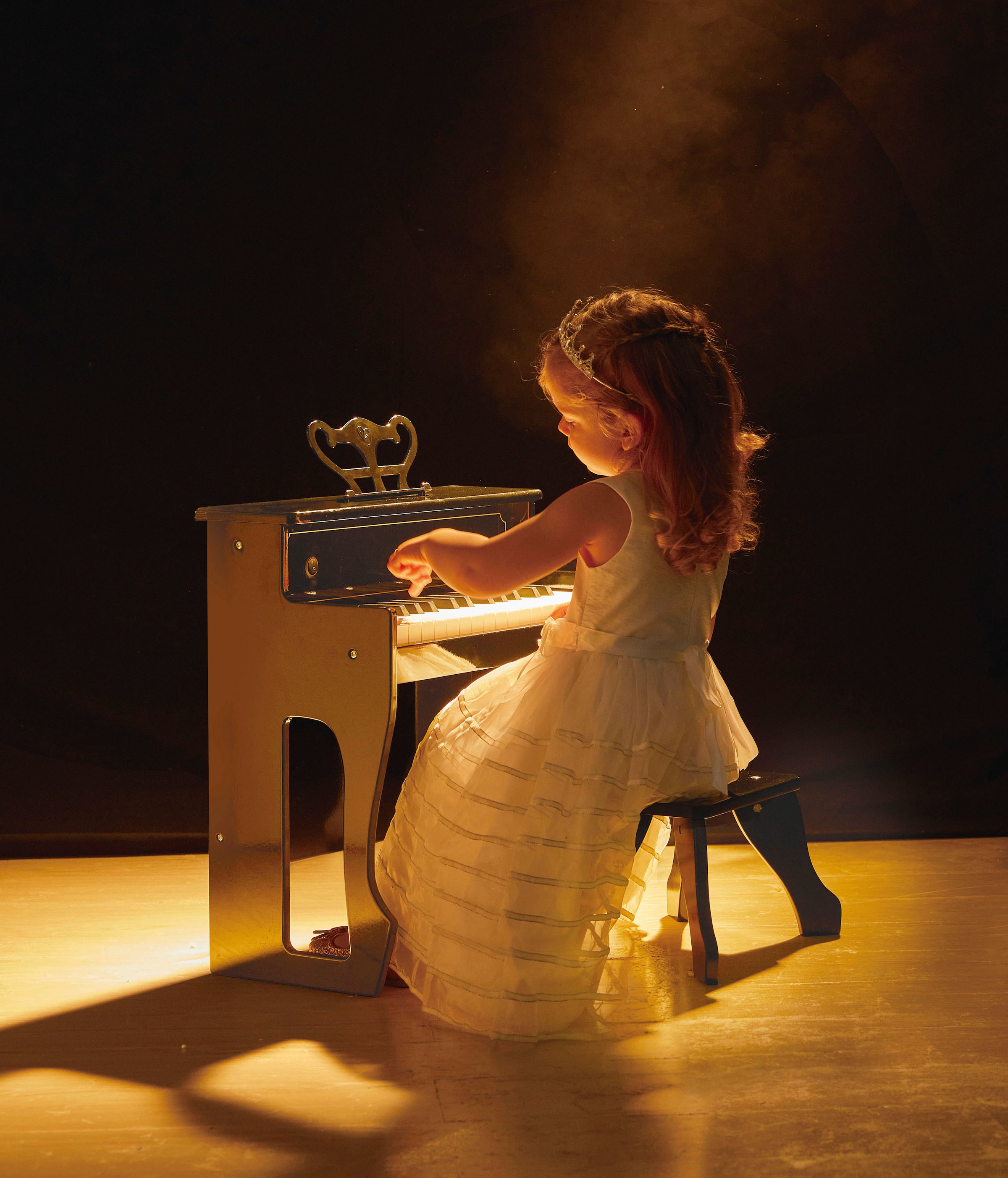 Hape Spielzeug-Musikinstrument »Klangvolles E-Piano«, inklusive Hocker; FSC®- schützt Wald - weltweit
