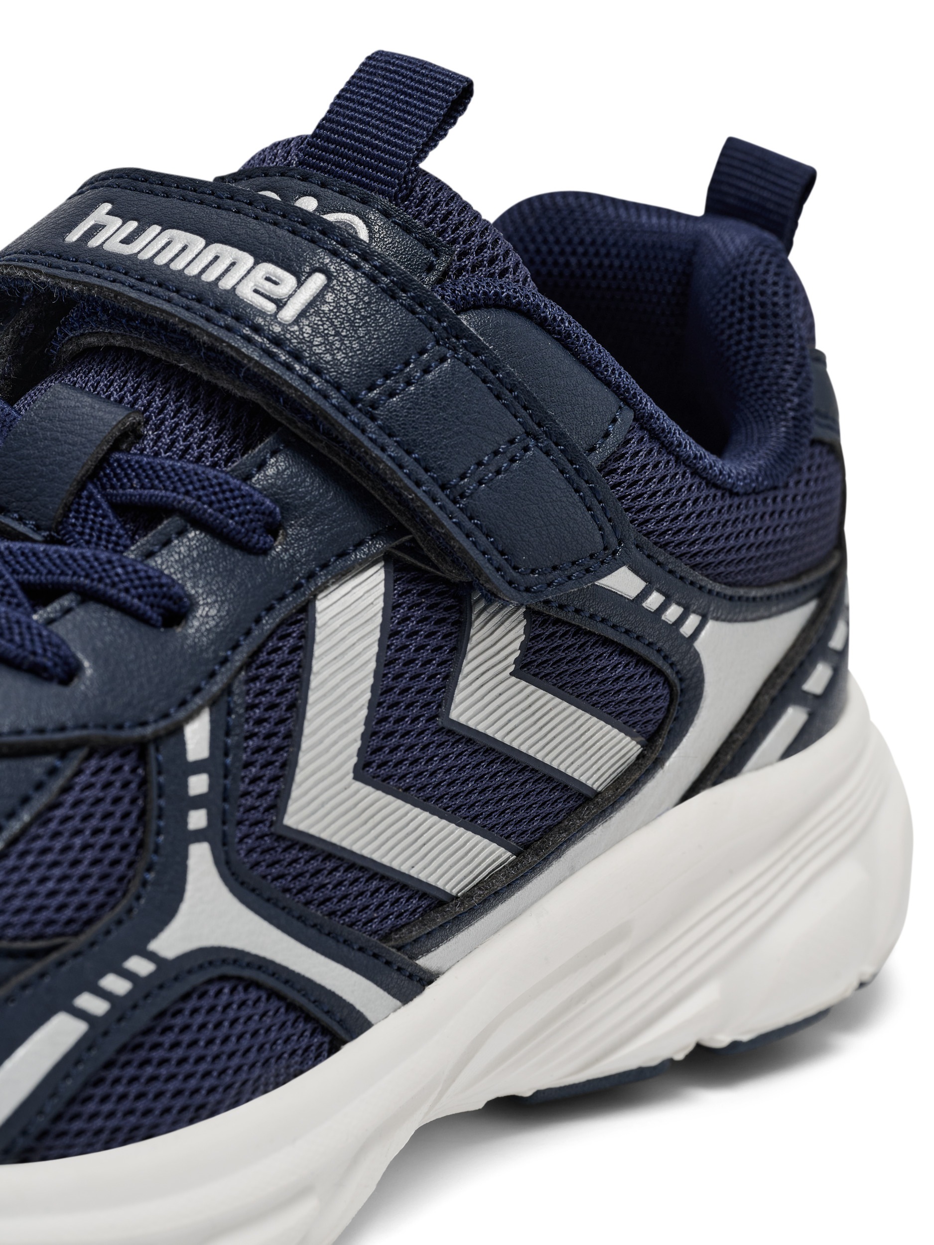 hummel Sneaker »EFFORT ONE VC JR«  runde Schuhspitze, elastische Spitze, leichte EVA-Dämpfung