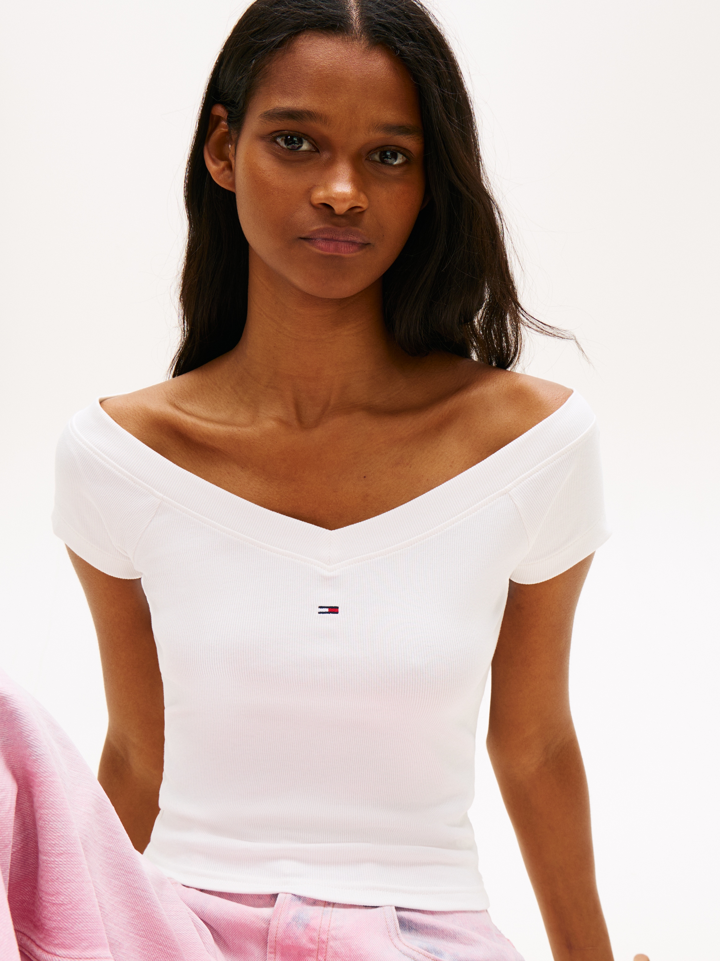 Tommy Jeans Kurzarmshirt »TJW SLIM OFF SHOULDER RIB SS TOP« mit gerippter Struktur, schulterfrei