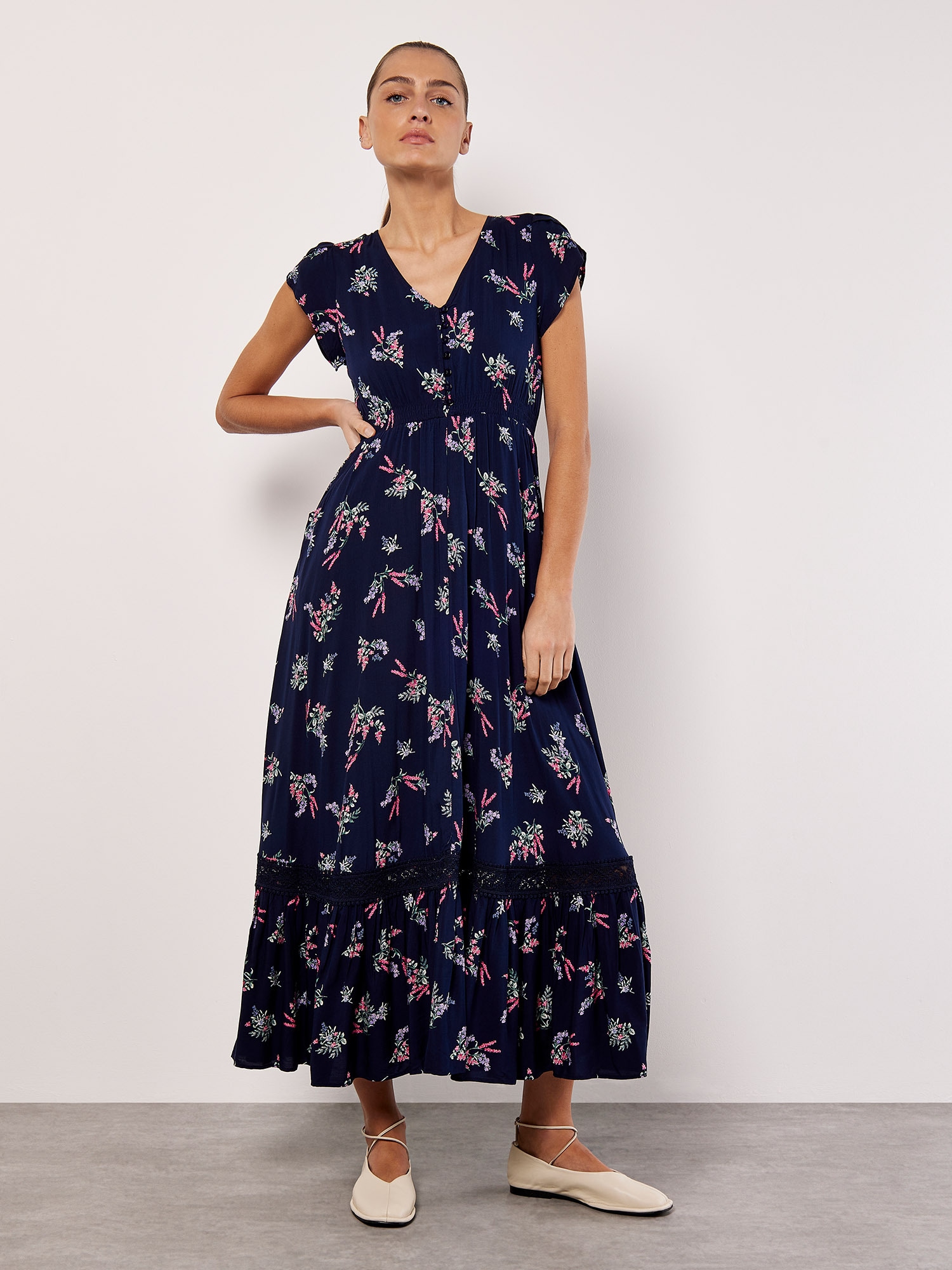 Apricot Sommerkleid »Maxikleid« mit bestickter Bordüre