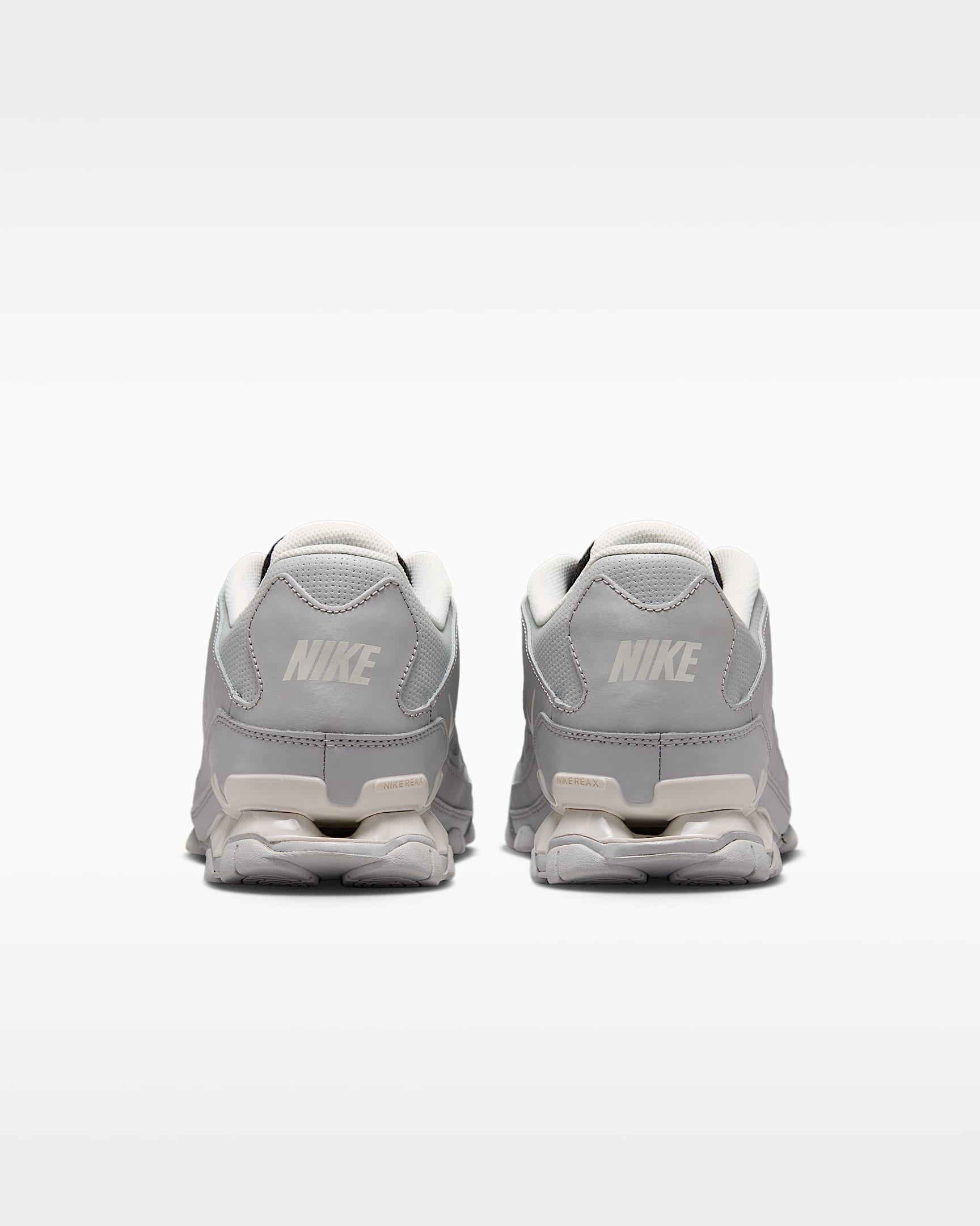 Nike Trainingsschuh »Reax 8 TR«  inspiriert vom Design des Nike Shox TL