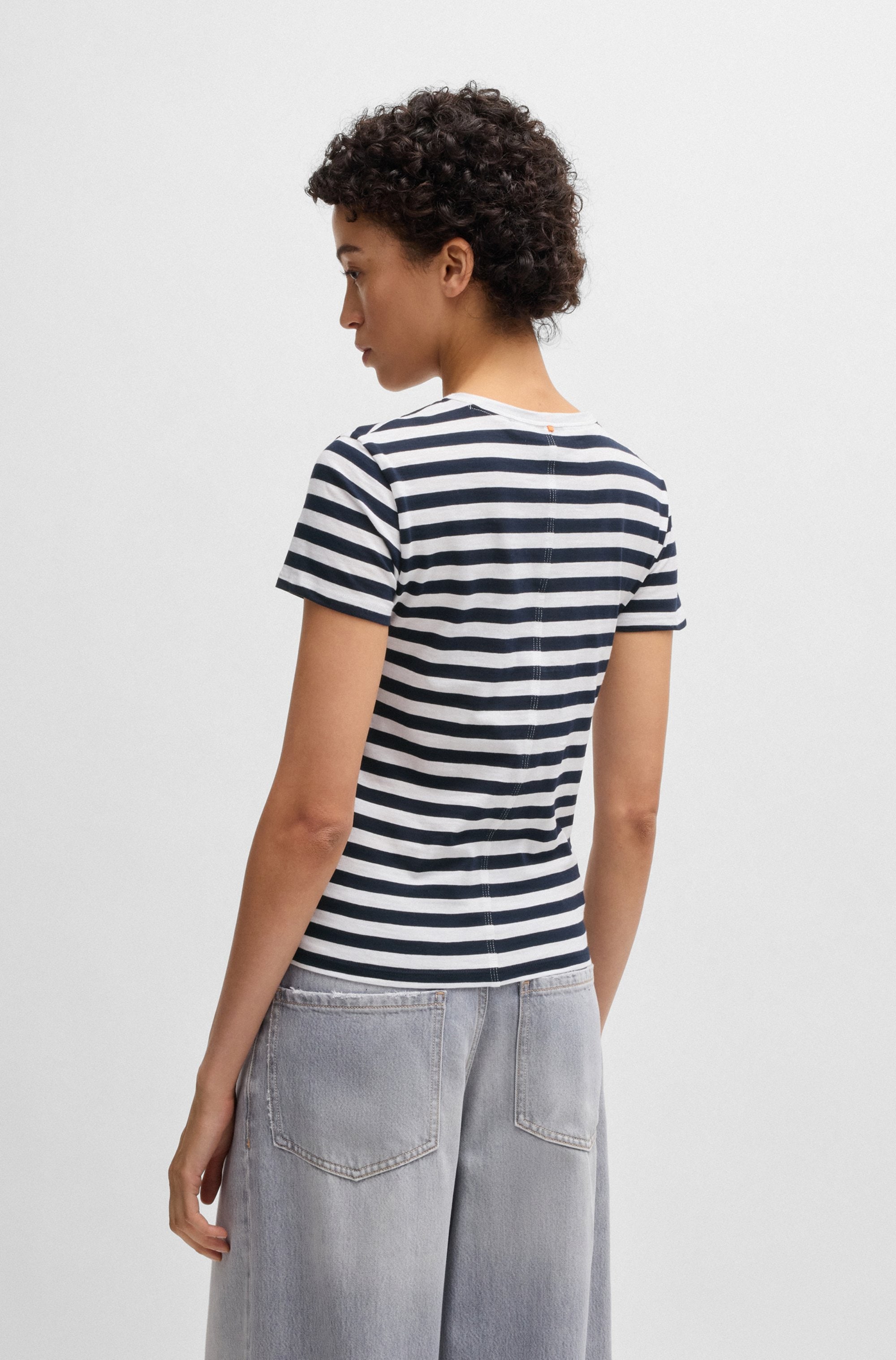 BOSS ORANGE T-Shirt »Esla Striped Premium Damenmode«, Premium Damenmode, im gestreiften Design