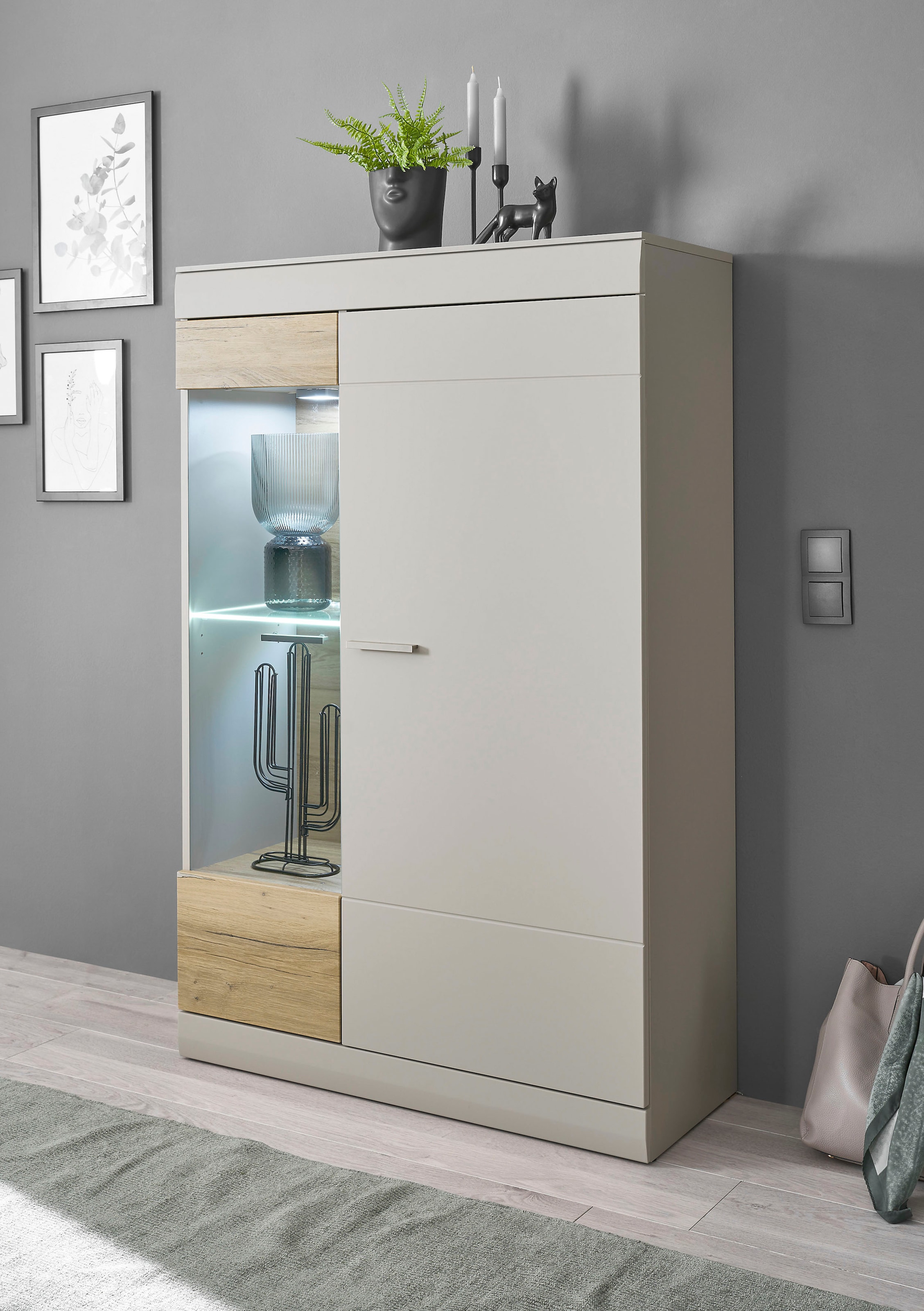 Vitrine »SCARA«, mit Applikation Zinneiche Dekor, Breite 90 cm, mit Softclose-Funktion